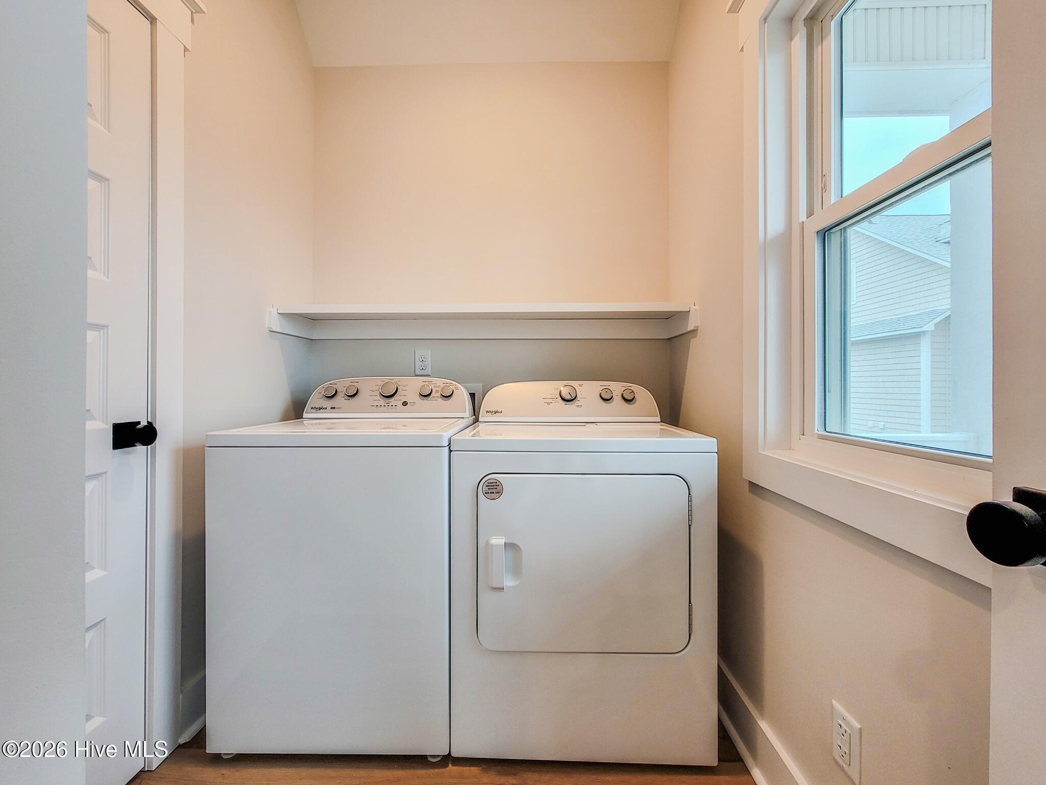 100553641 | Photo 28