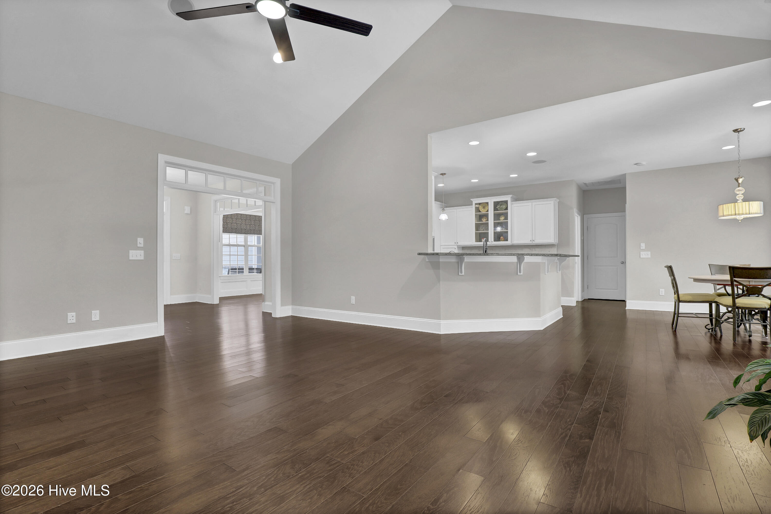 100549522 | Photo 19