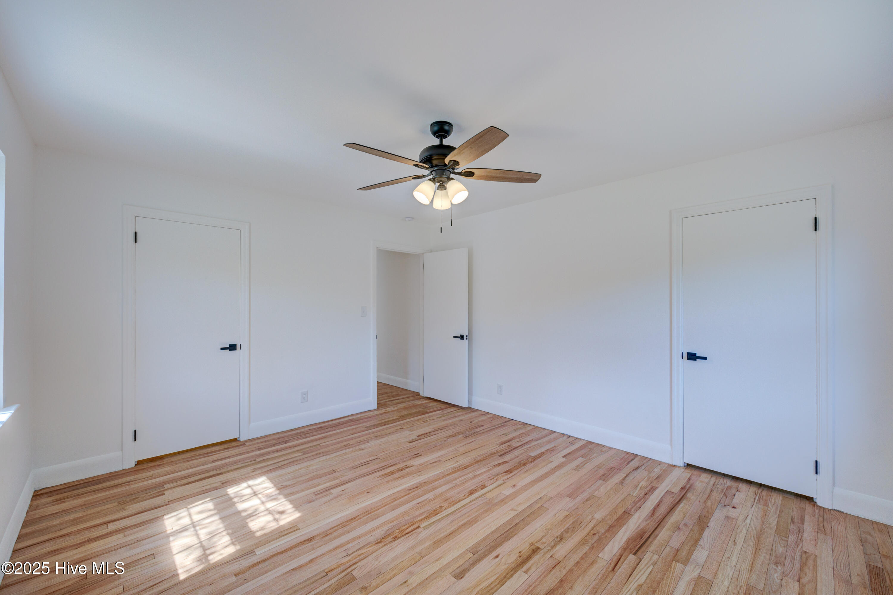 100531788 | Photo 38