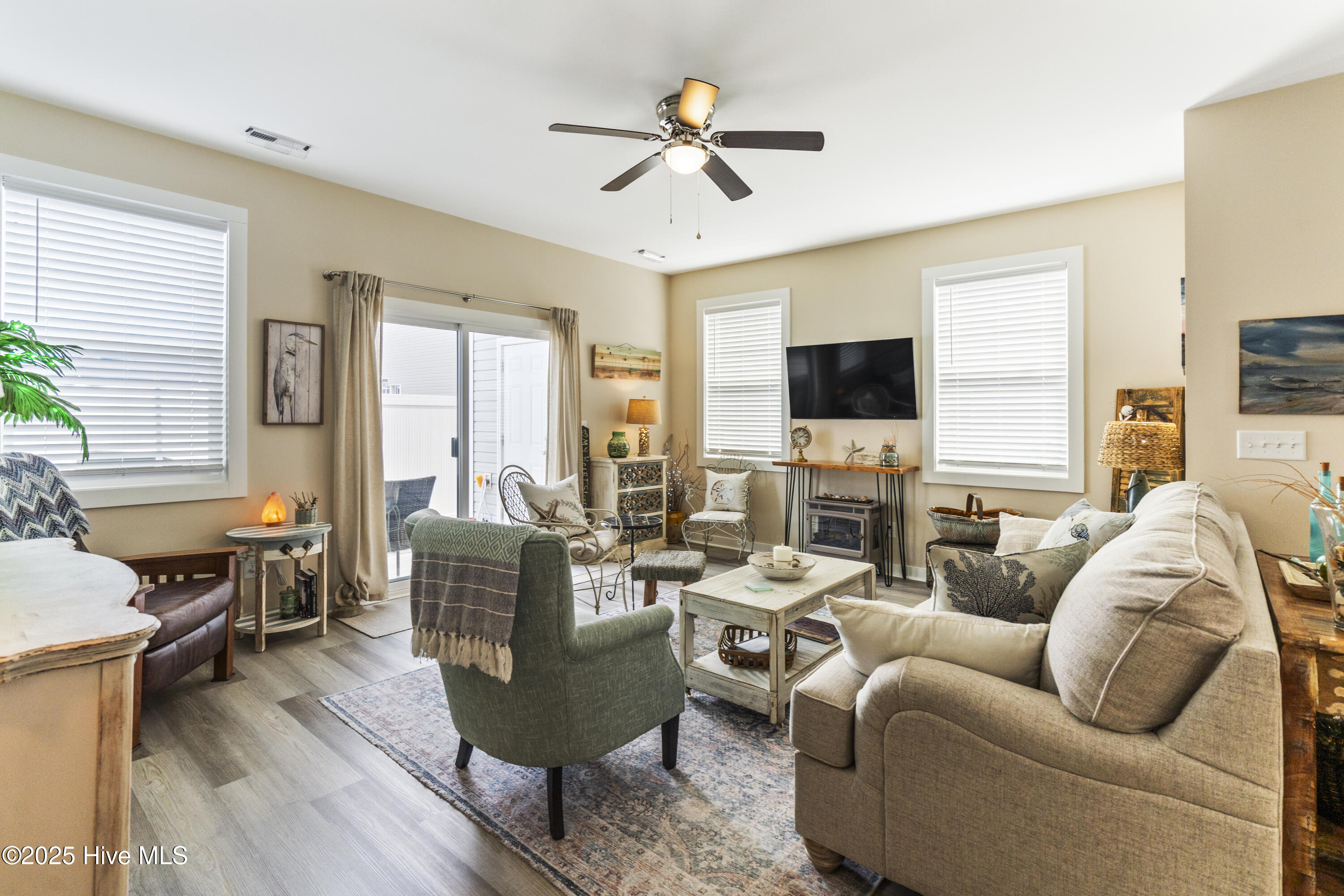 100505761 | Photo 13