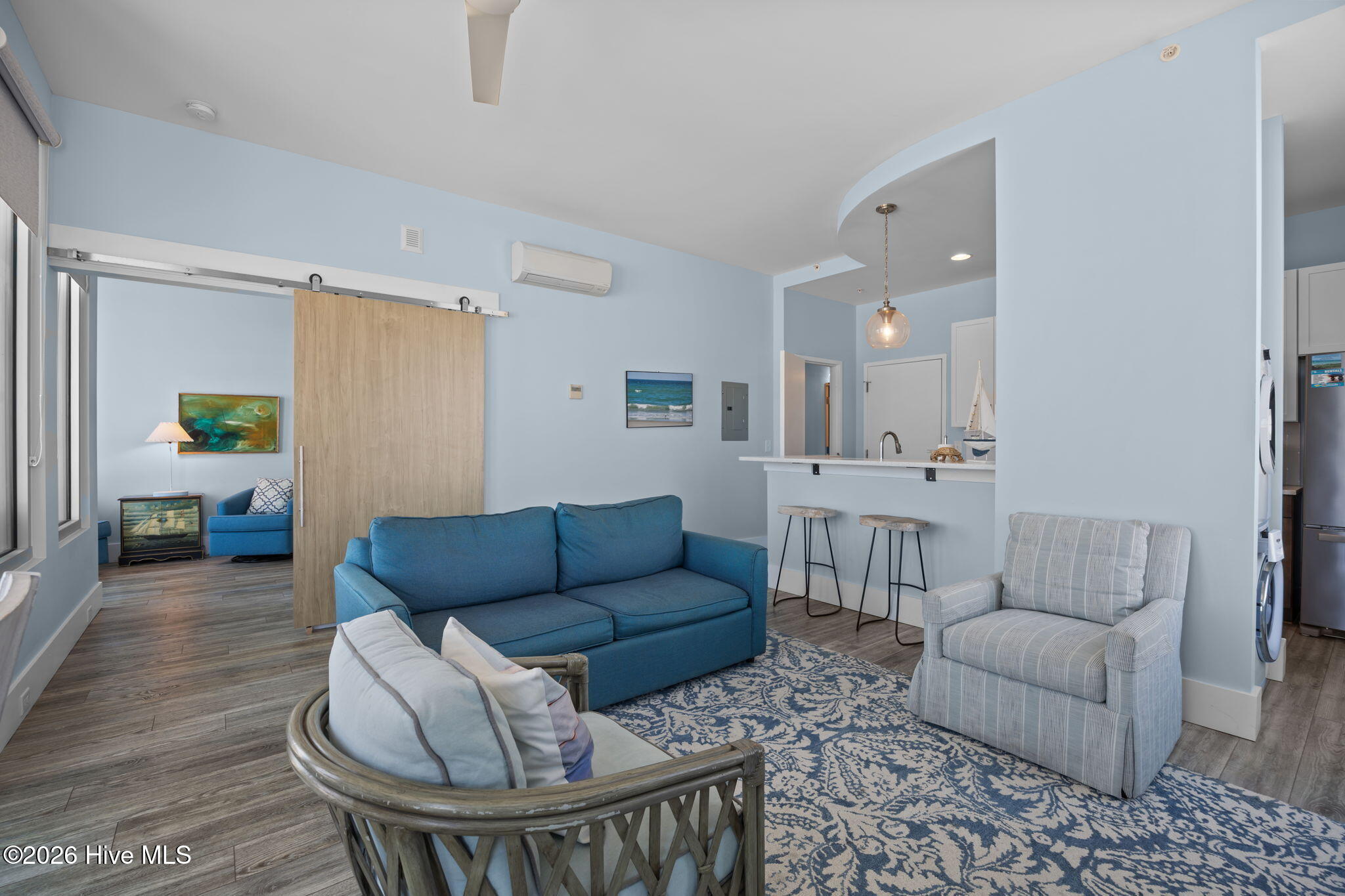 100566225 | Photo 19