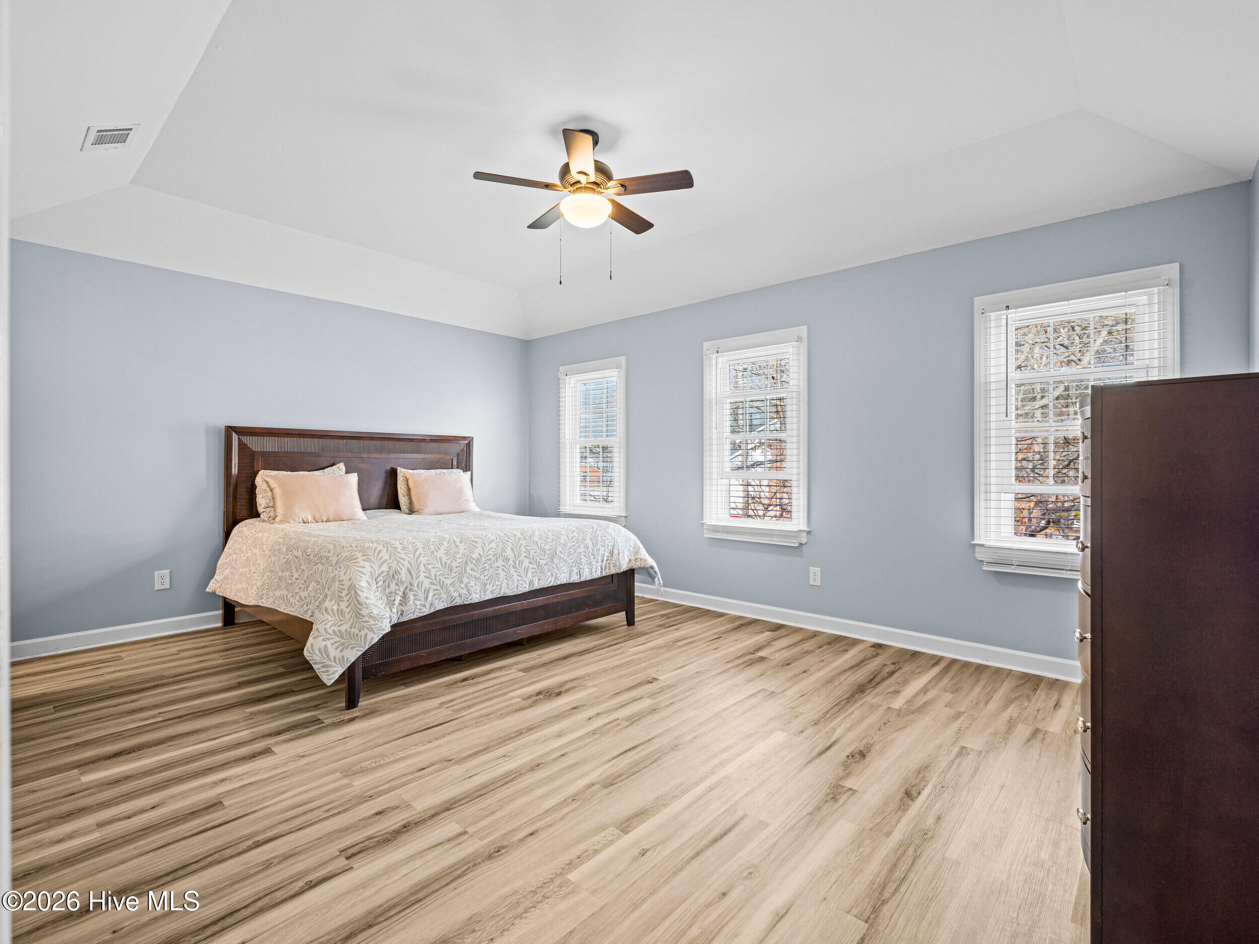 100555942 | Photo 28