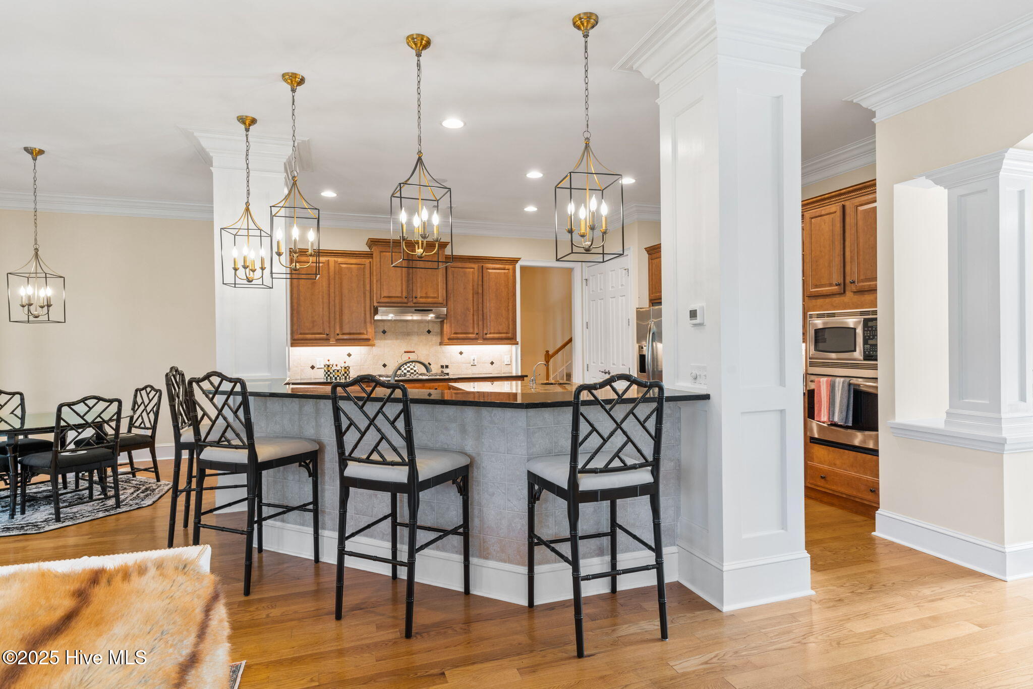 100518405 | Photo 15