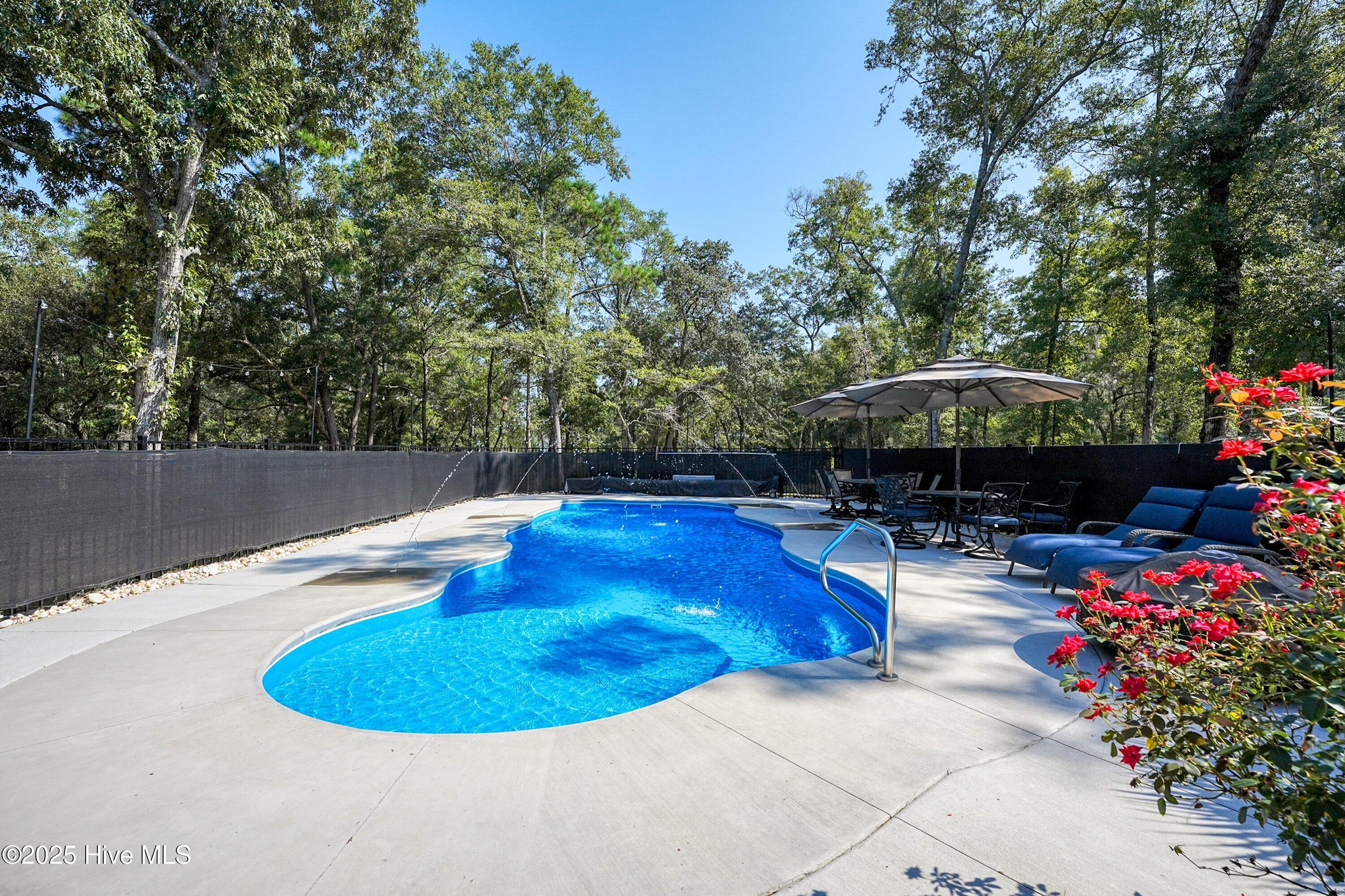 100526199 | Photo 35