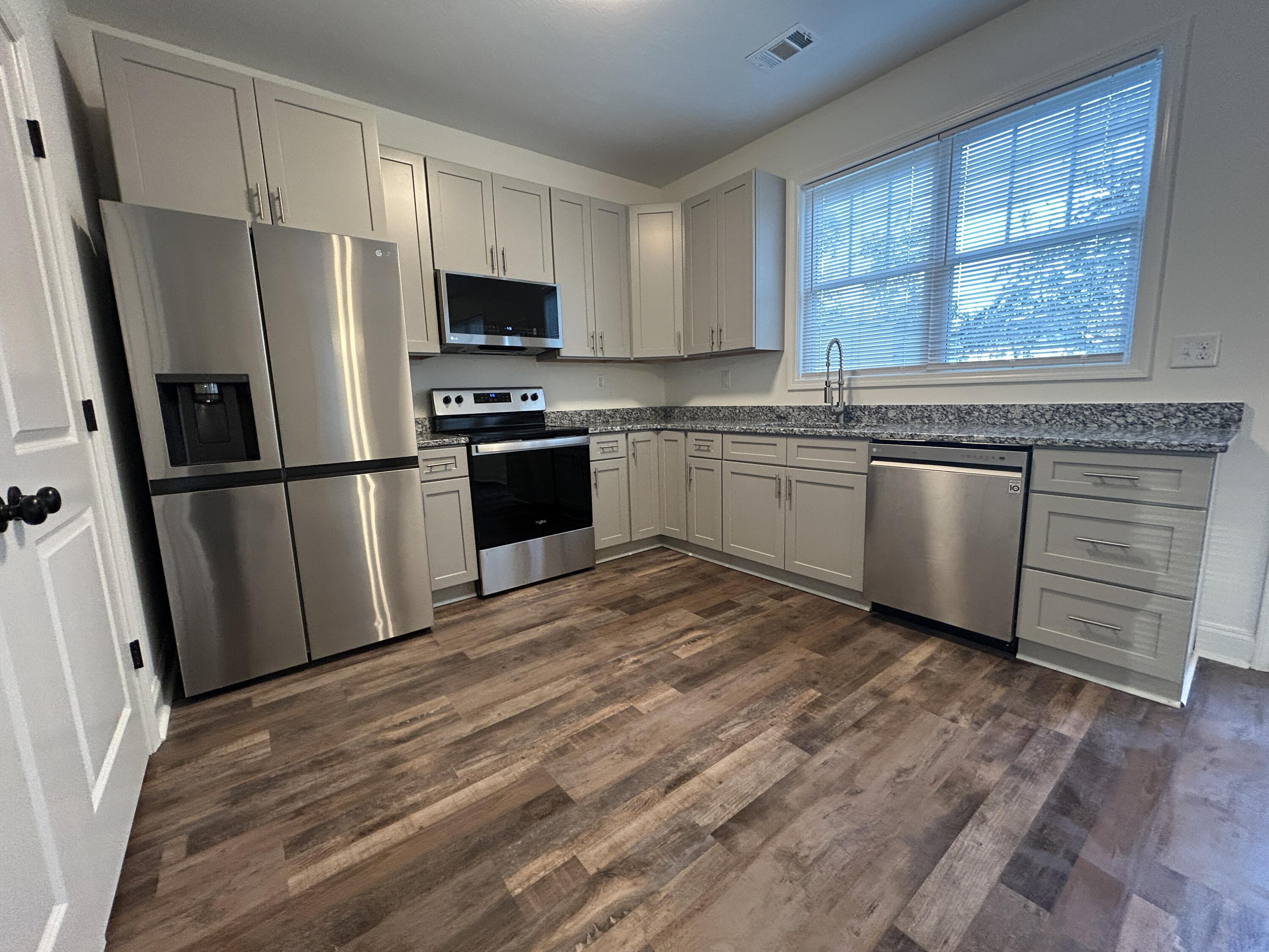 8 Eighth Pic Kitchen