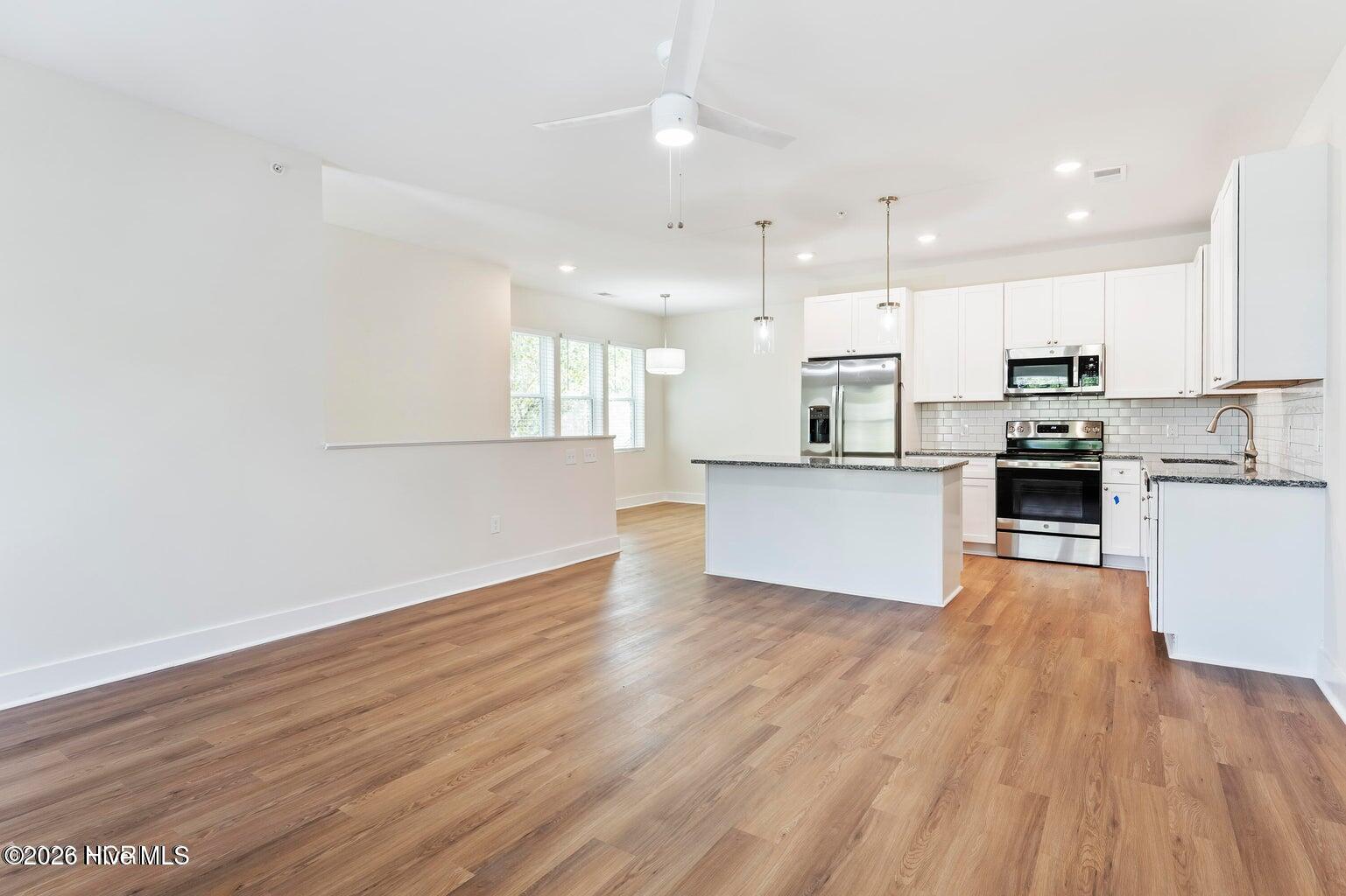 100553112 | Photo 12