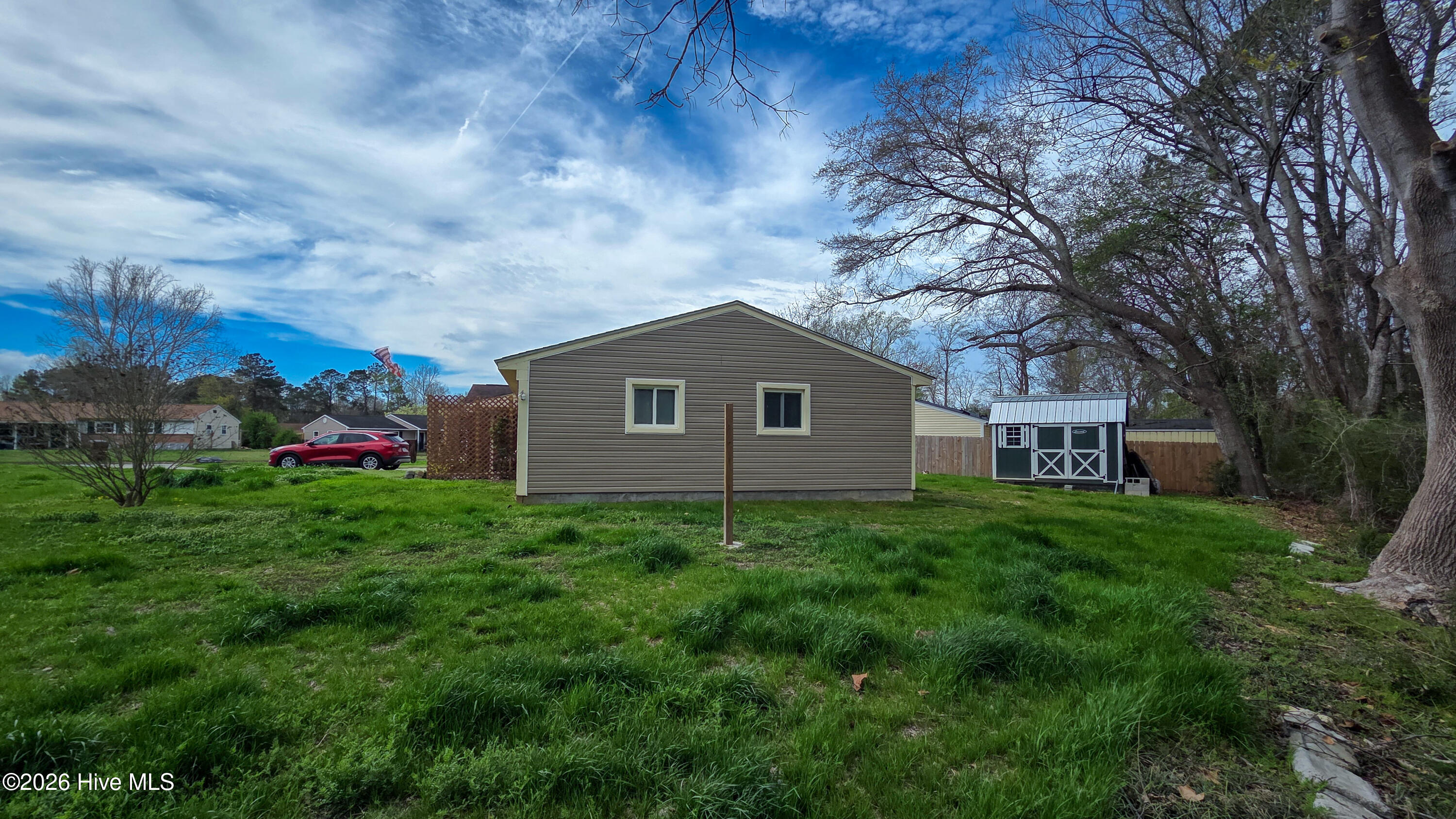 100564007 | Photo 34