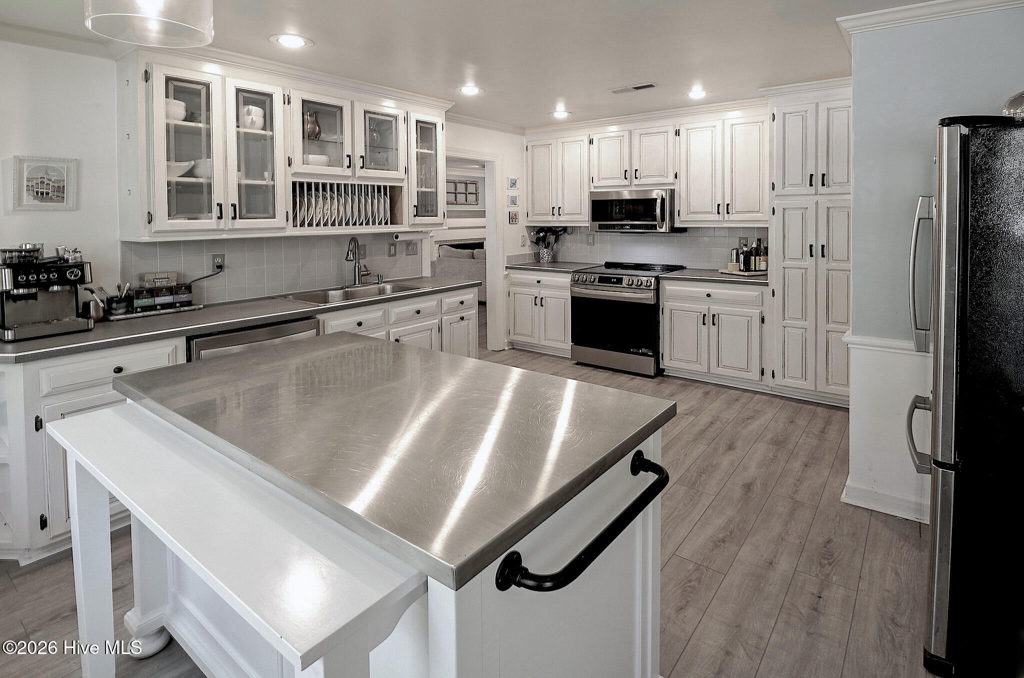 100569674 | Photo 19