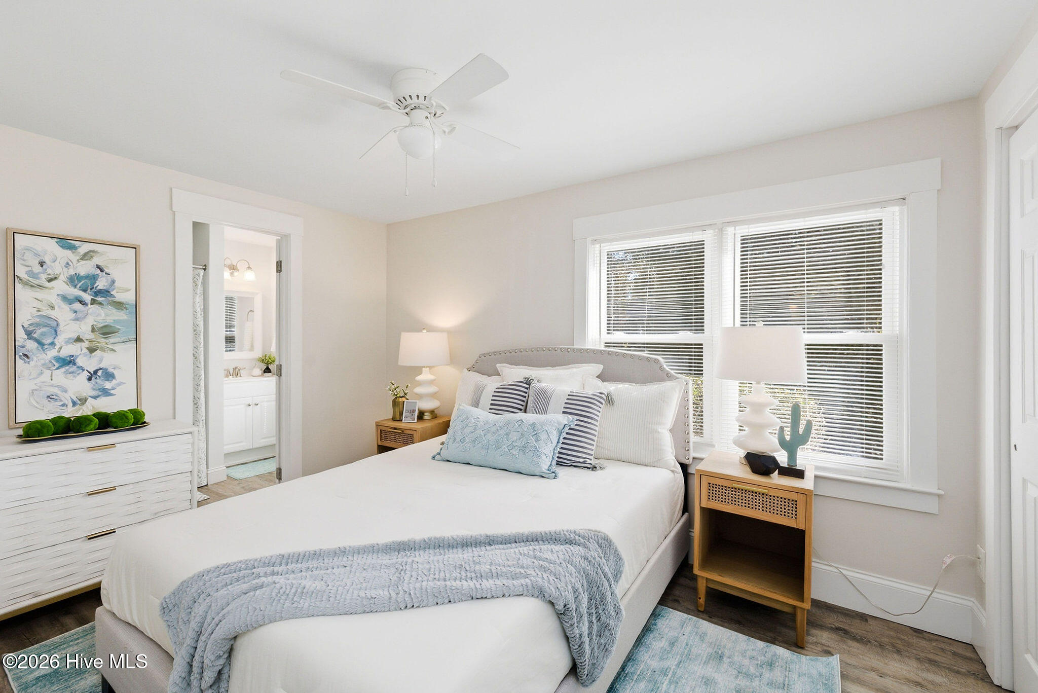 100555129 | Photo 12