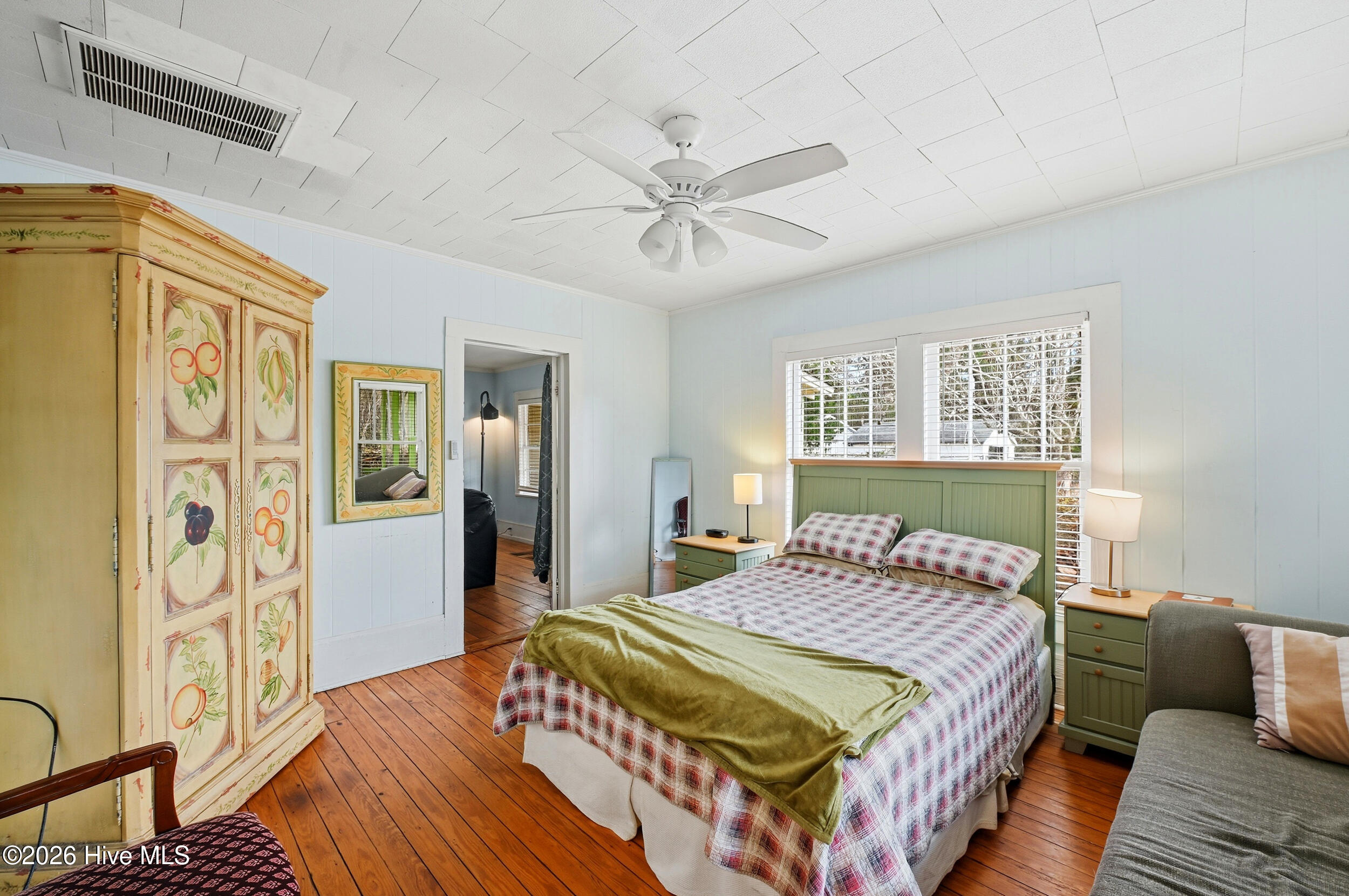 100554640 | Photo 14