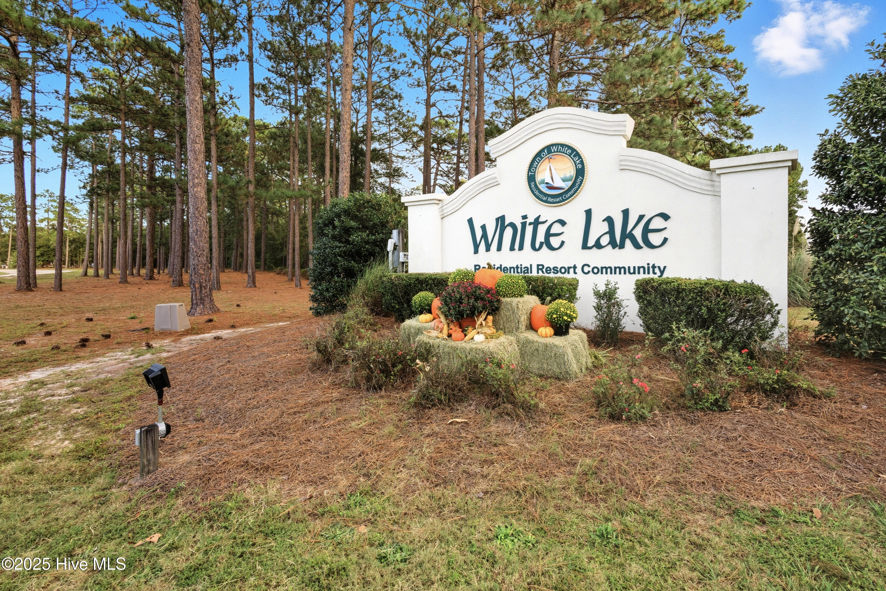 Homes for sale in White Lake, NC | 1025 White Lake Dr, White Lake, NC 28337 | MLS# 100533538