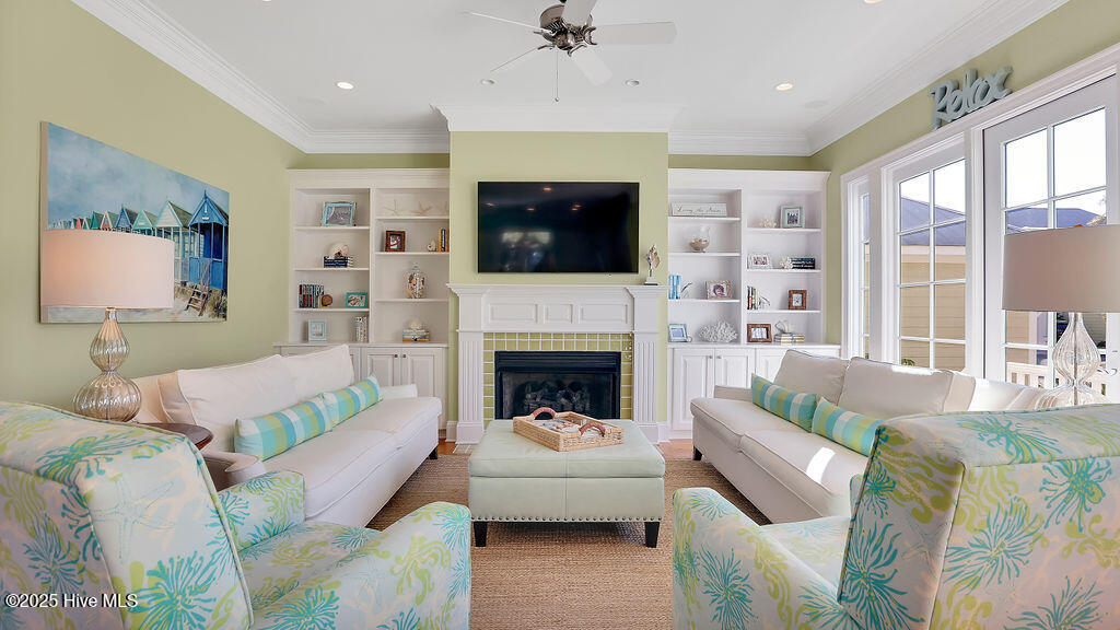 100538863 | Photo 12