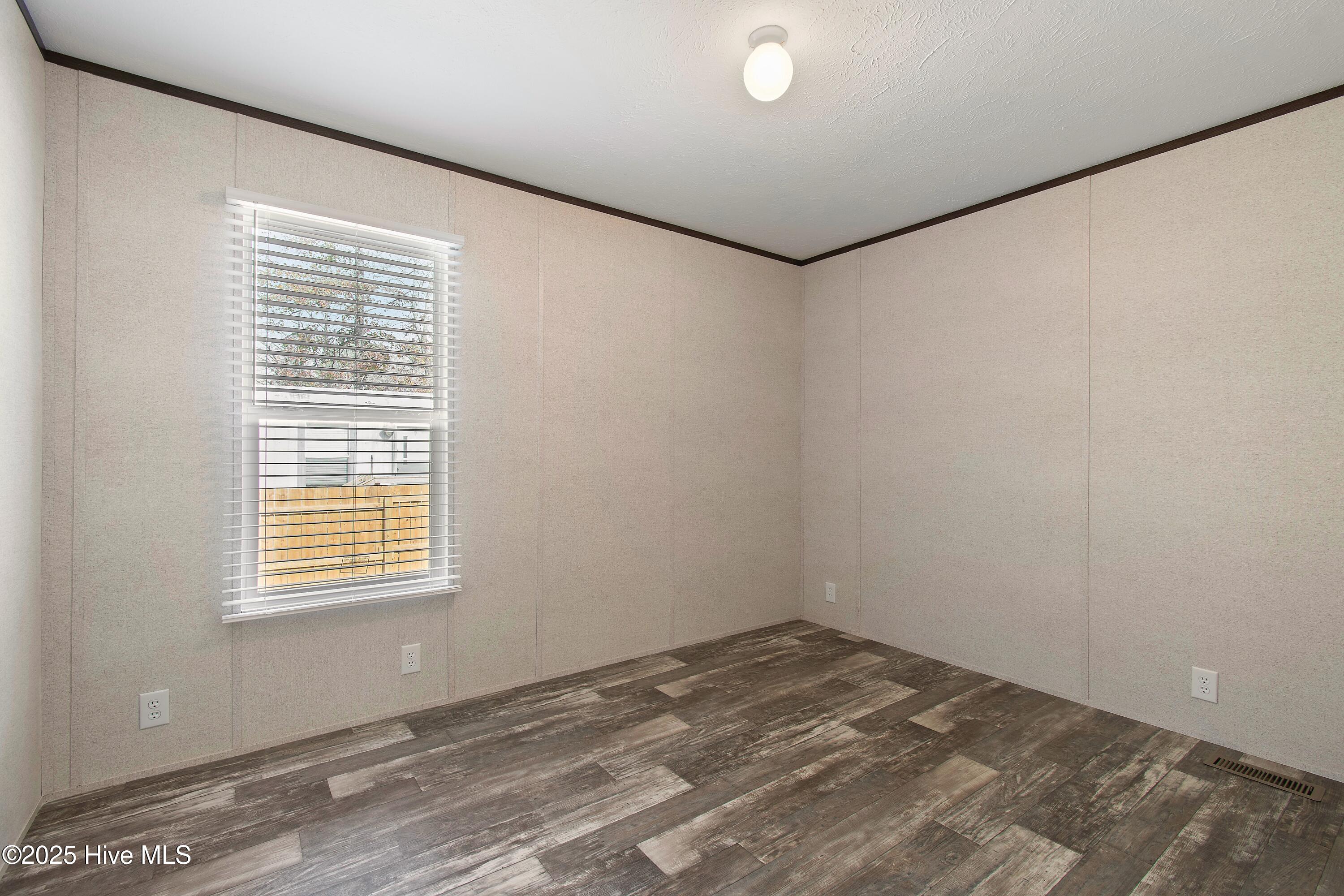 100542046 | Photo 21