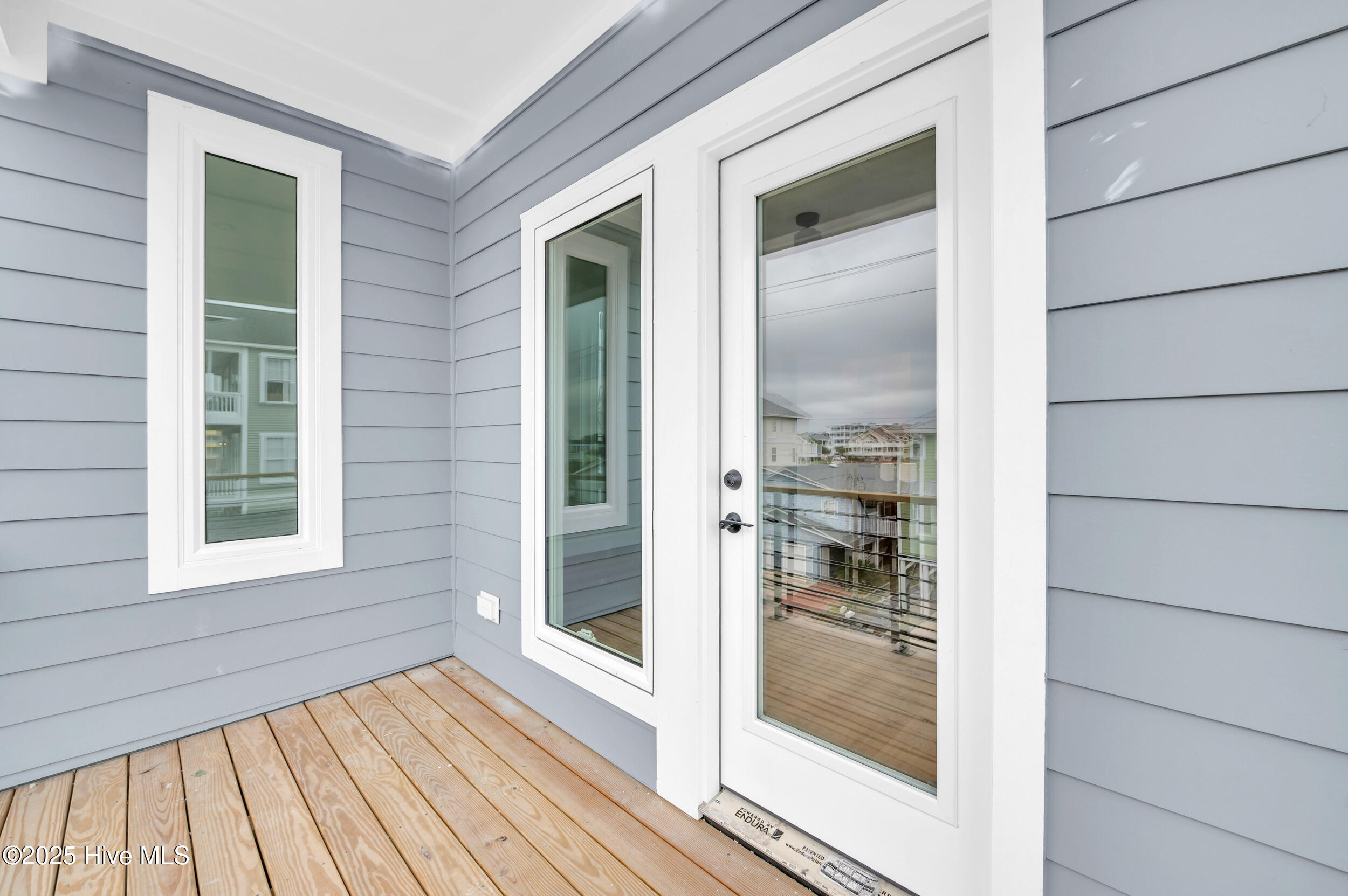 100509677 | Photo 42