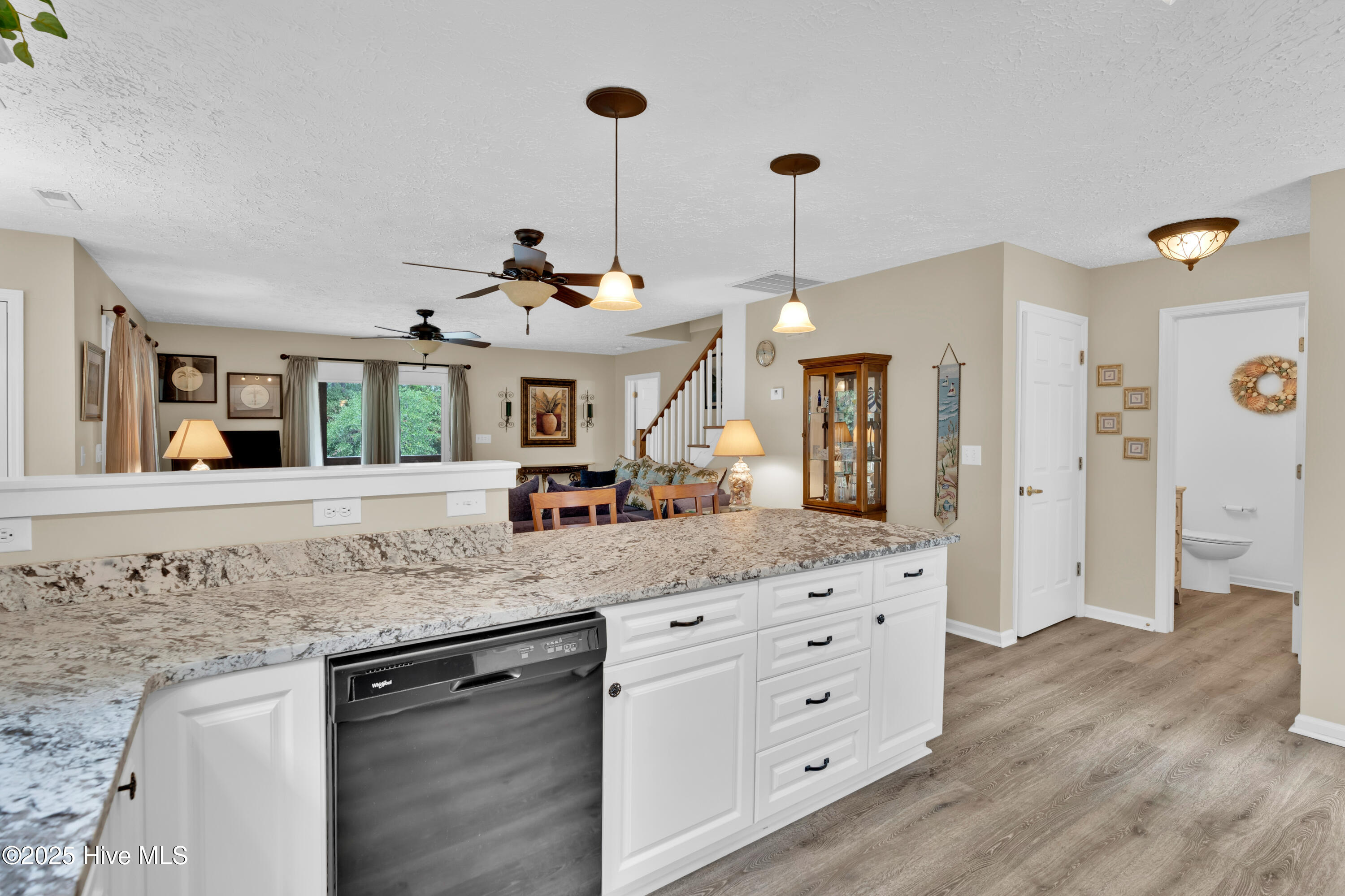 100530554 | Photo 24