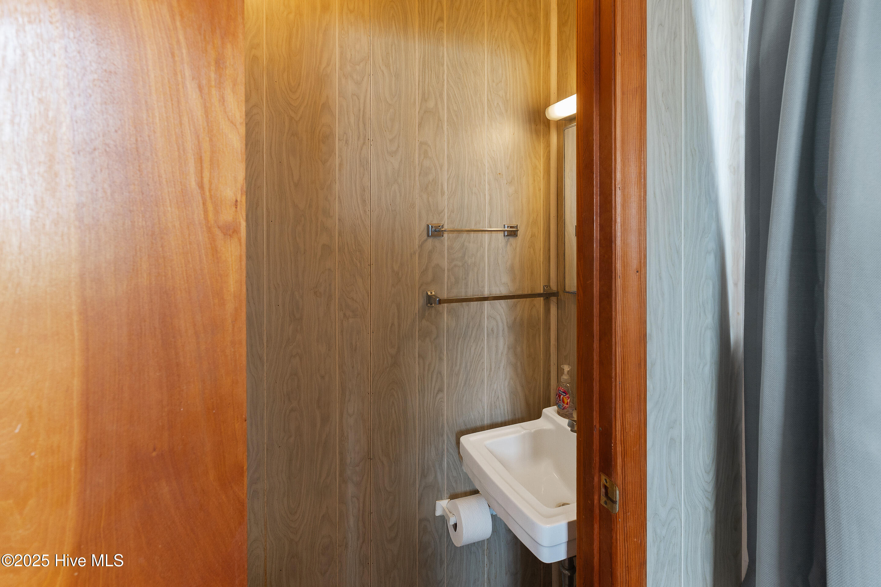 100503882 | Photo 18