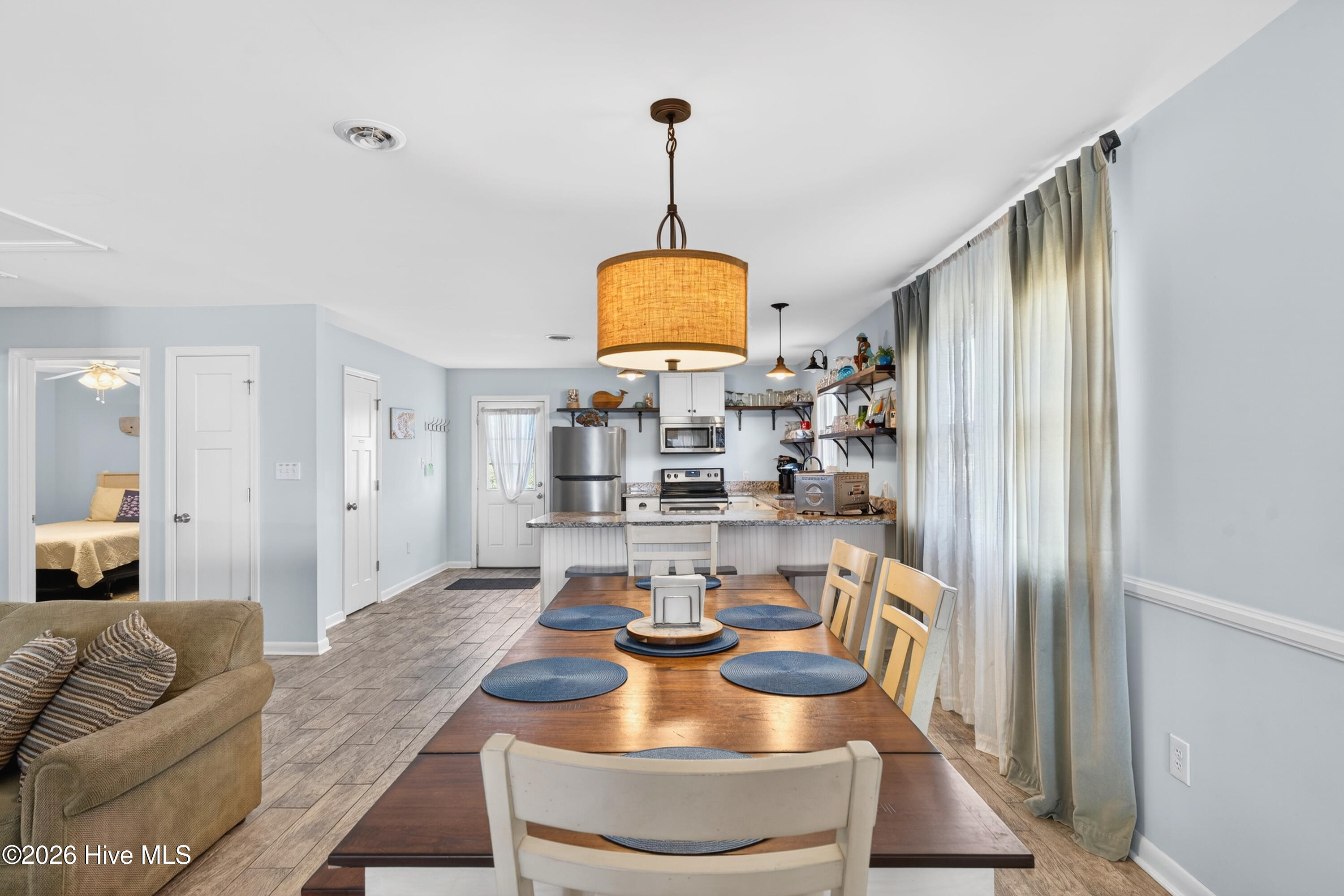 100560758 | Photo 19