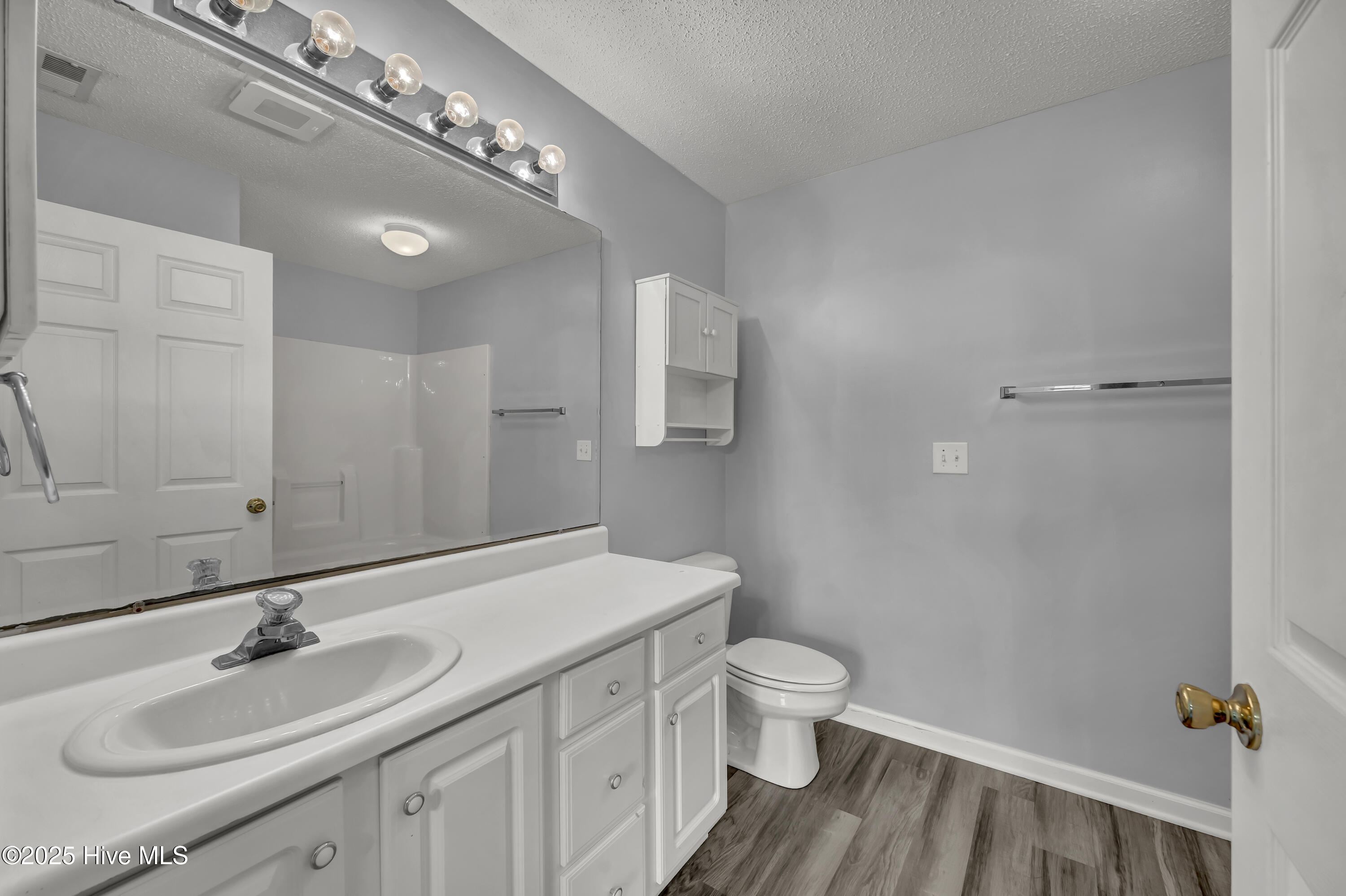 100533943 | Photo 18