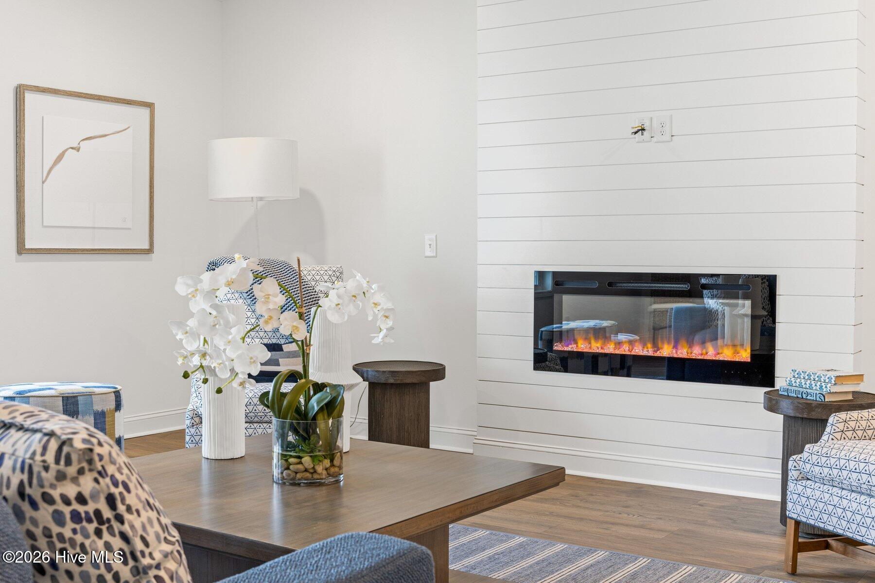 100517683 | Photo 14