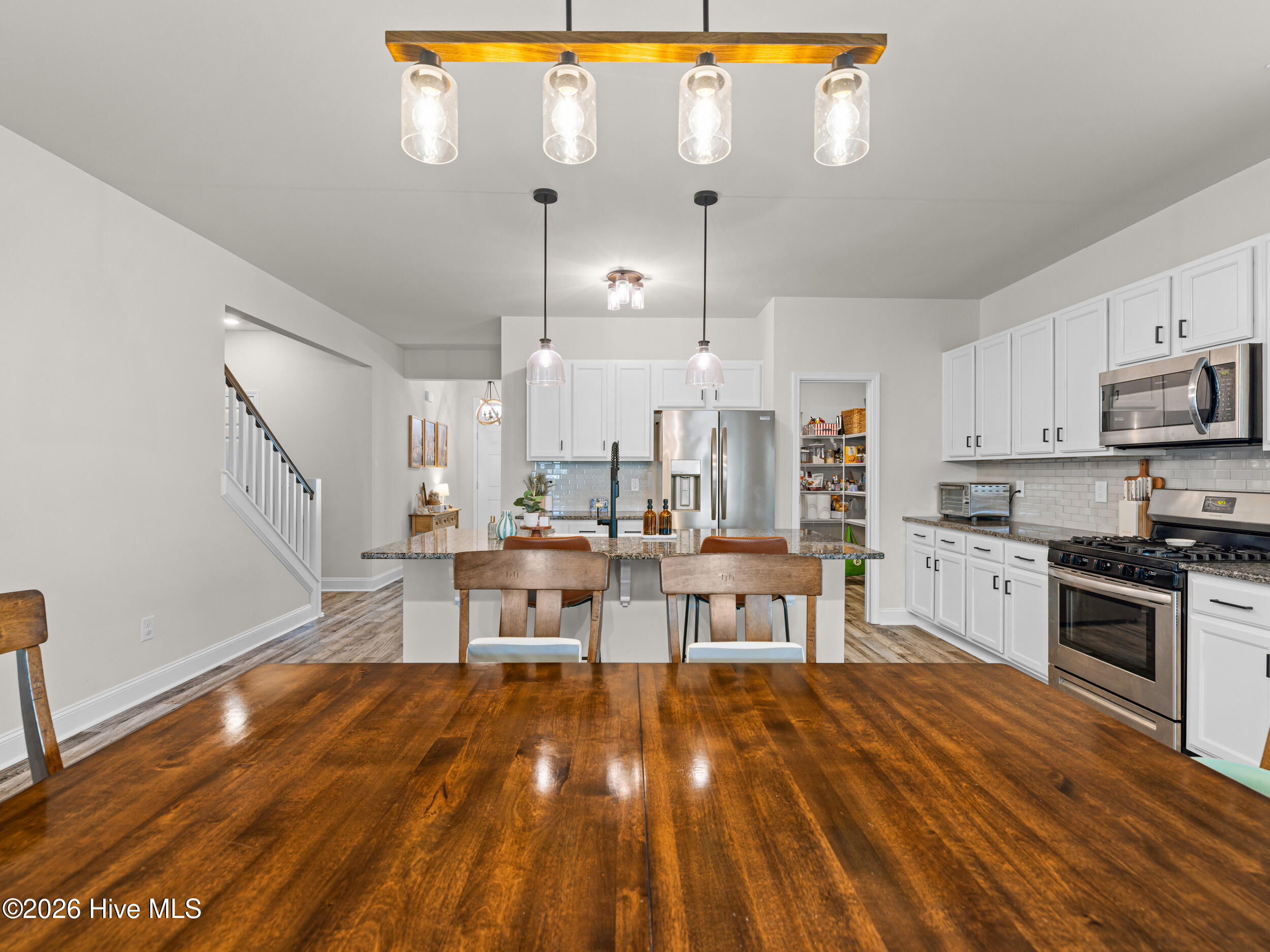 100565919 | Photo 23