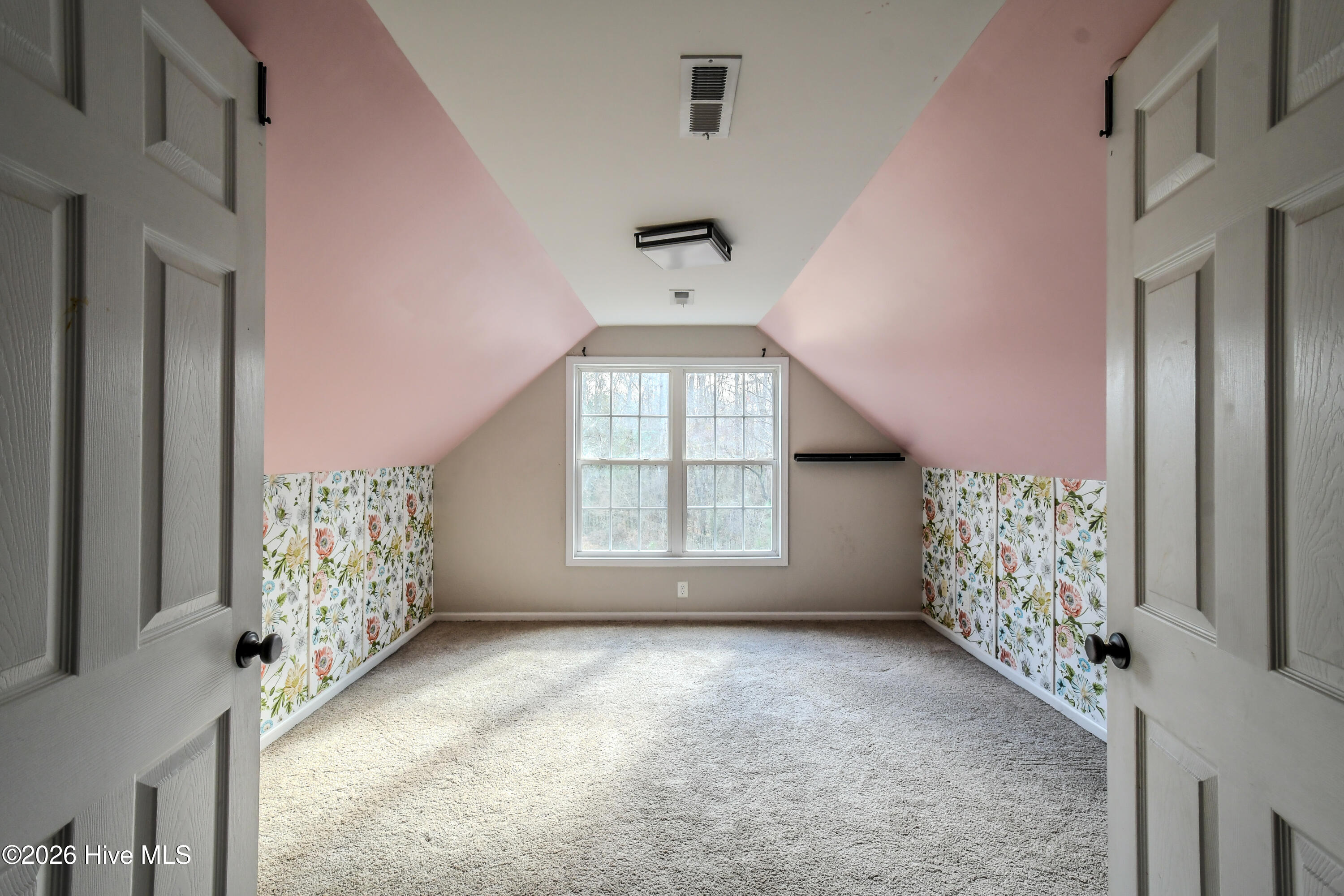 100547567 | Photo 29