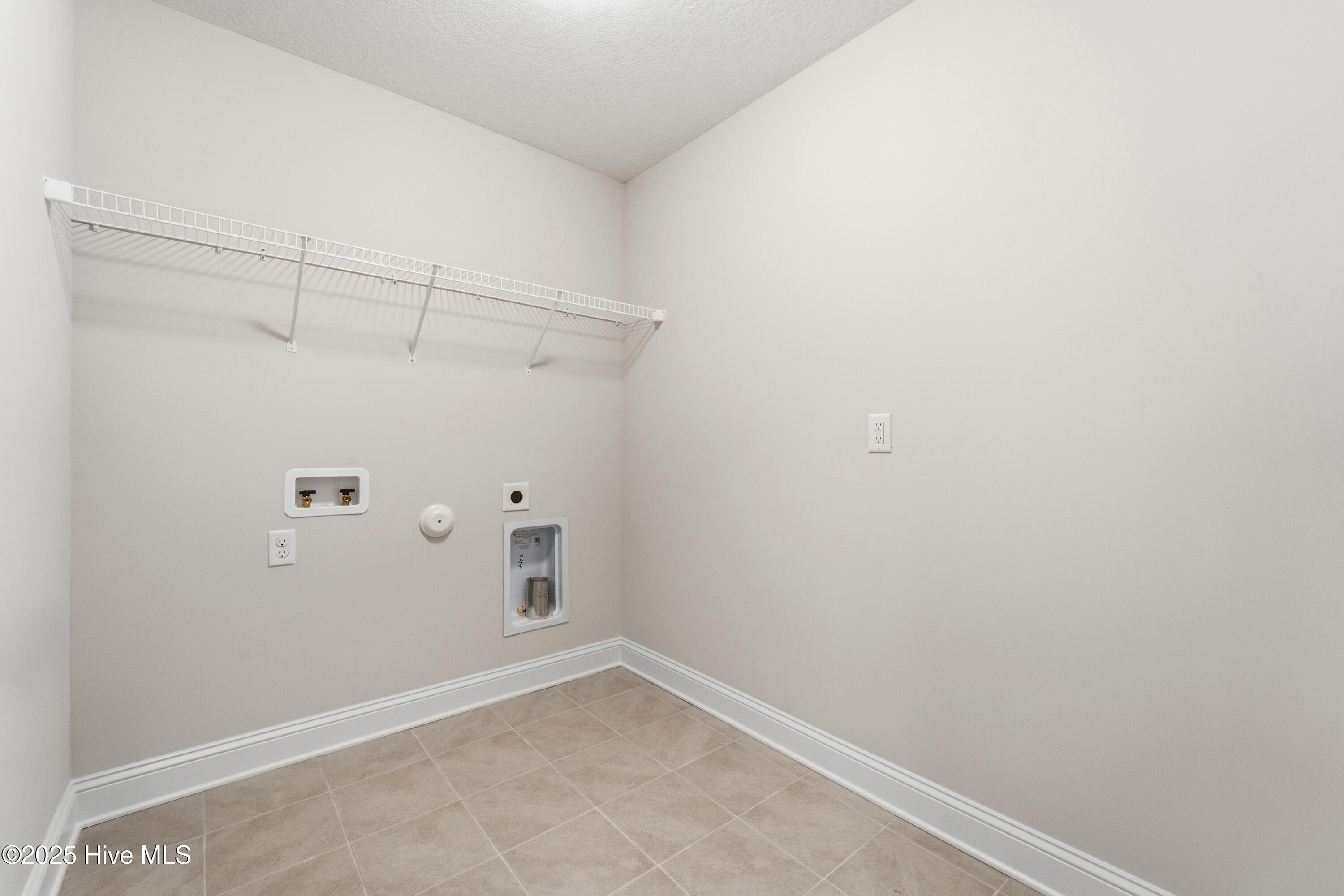 100507195 | Photo 39