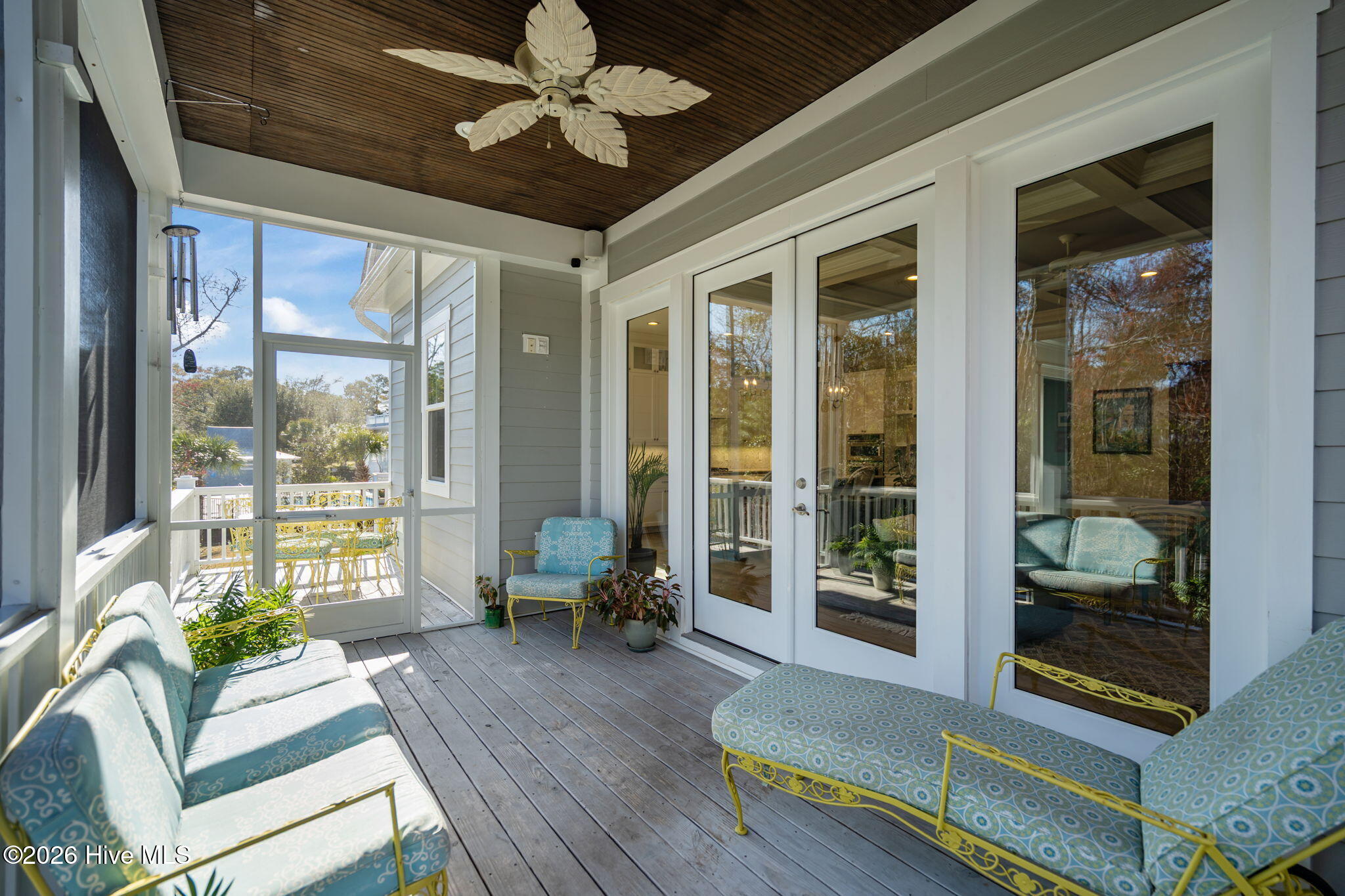 100559894 | Photo 45