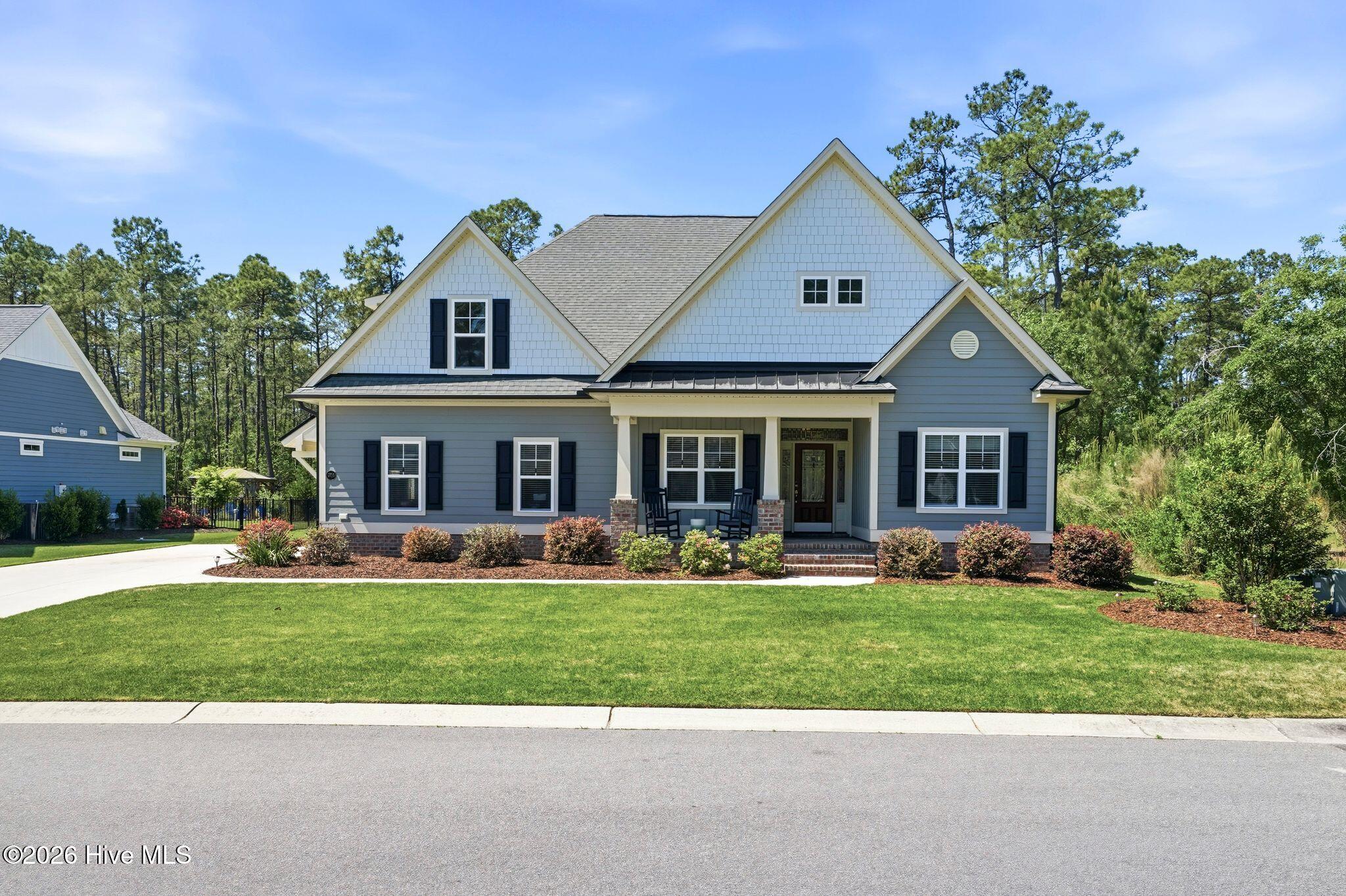 100569004 | Photo 76