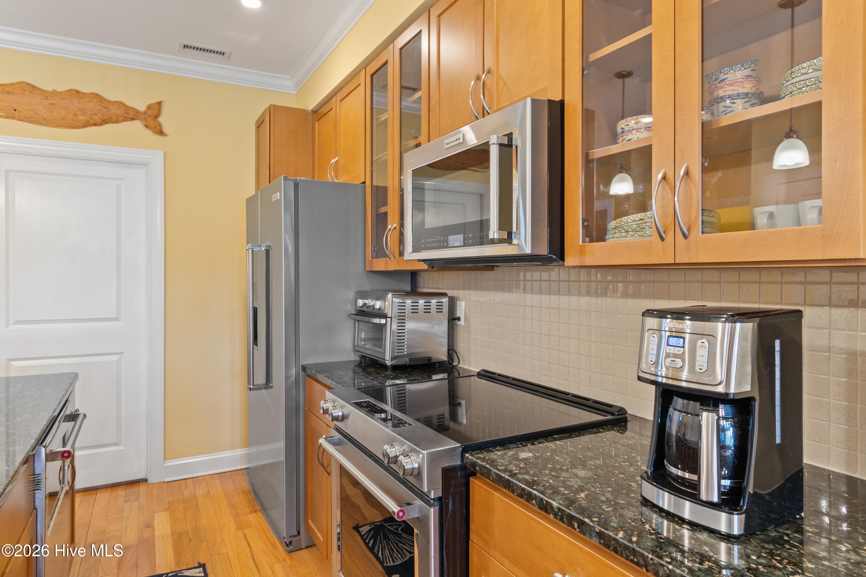 100566175 | Photo 15