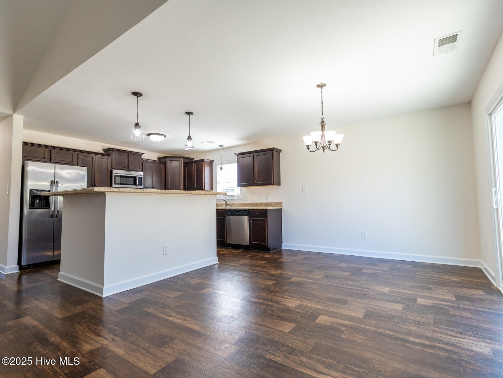 100539425 | Photo 10