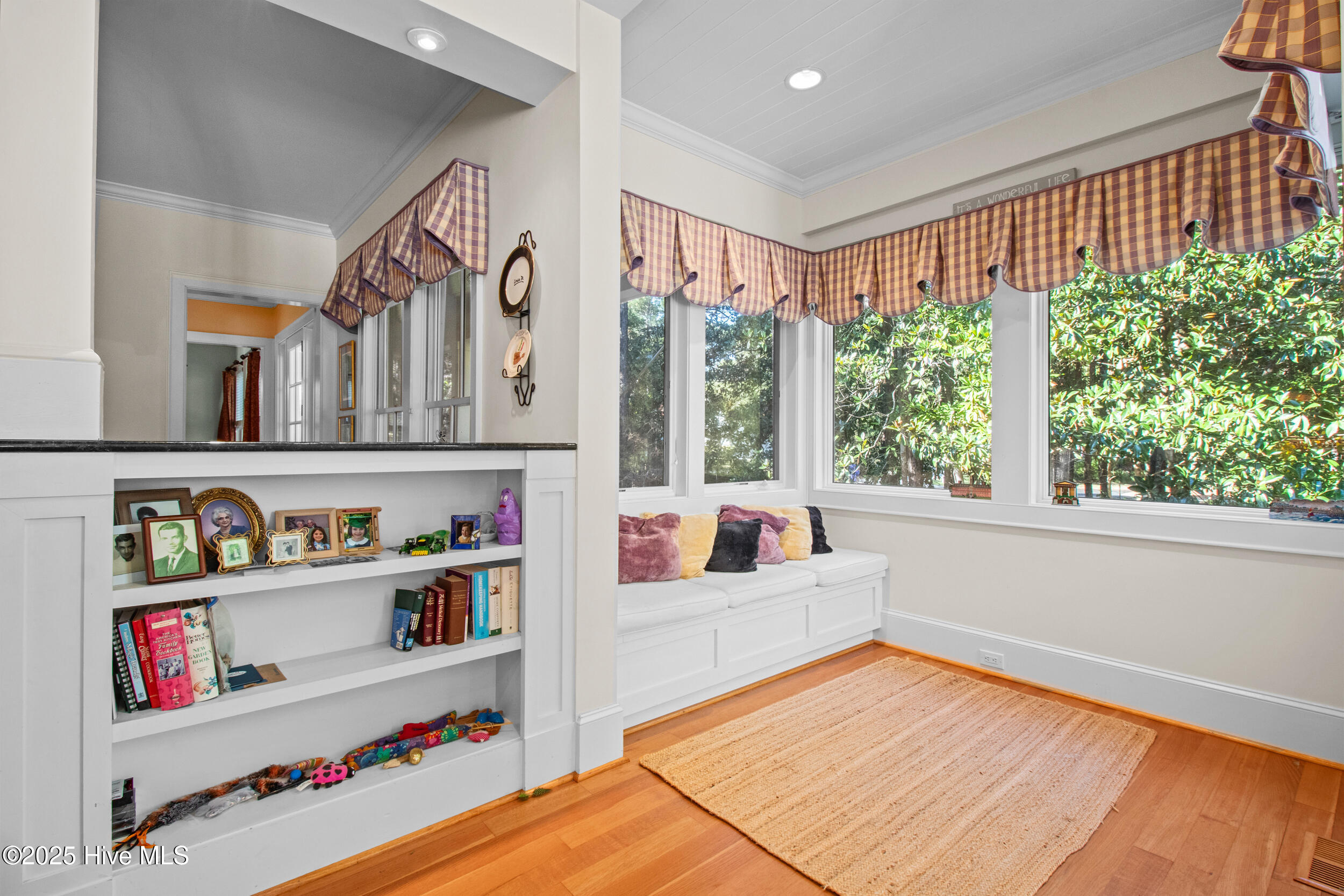 100540222 | Photo 40