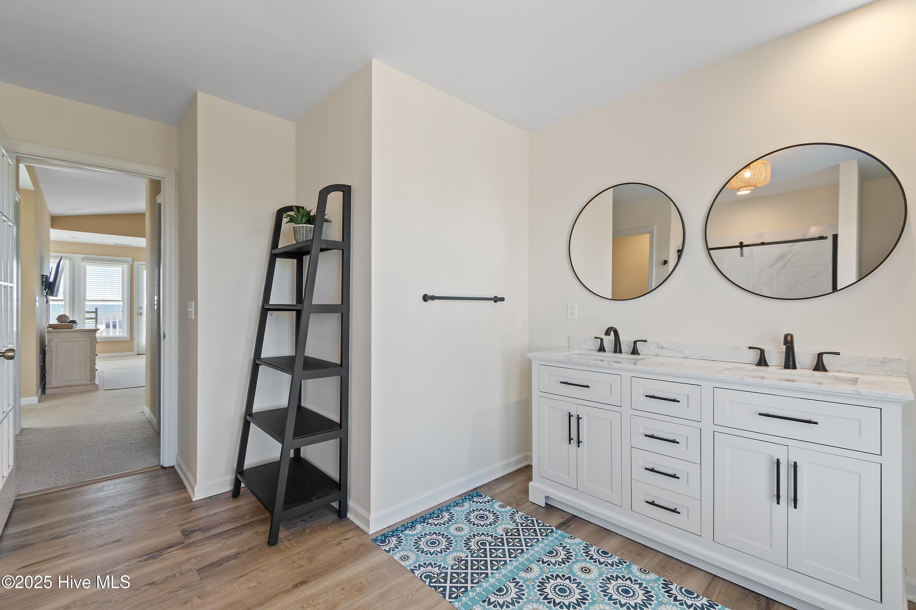 100536498 | Photo 46