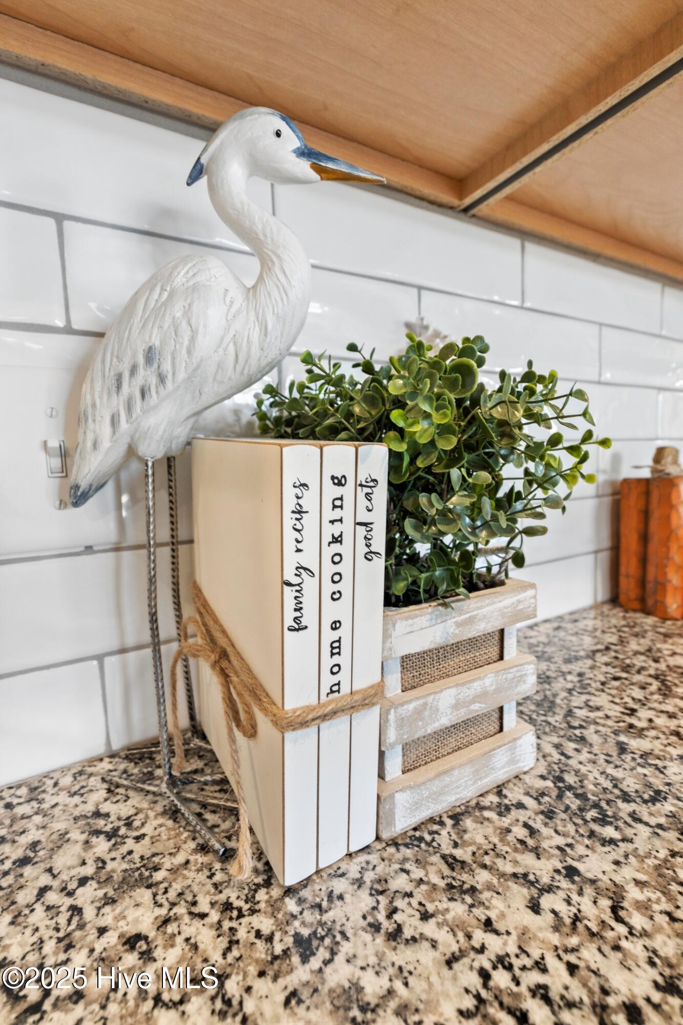 100538815 | Photo 48