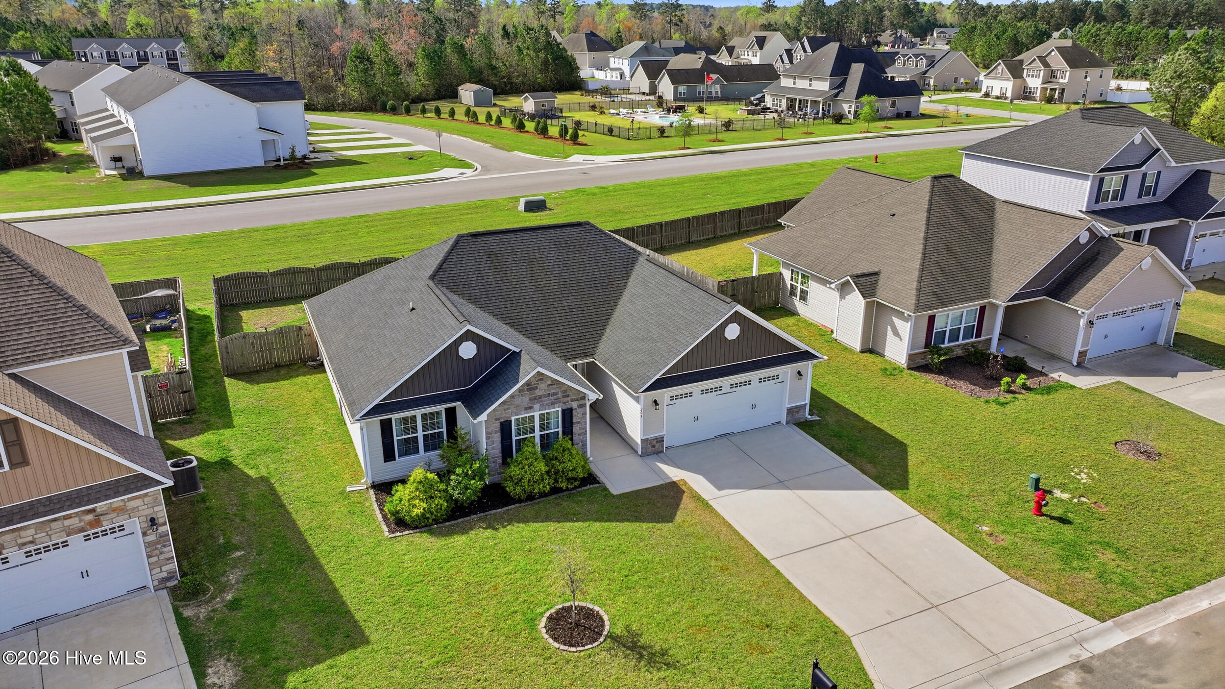 100567654 | Photo 26