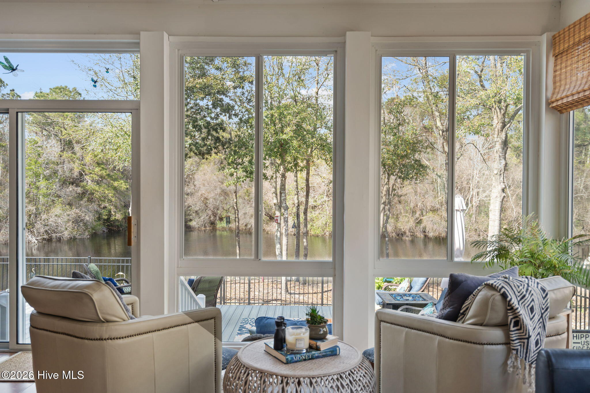 100562248 | Photo 23