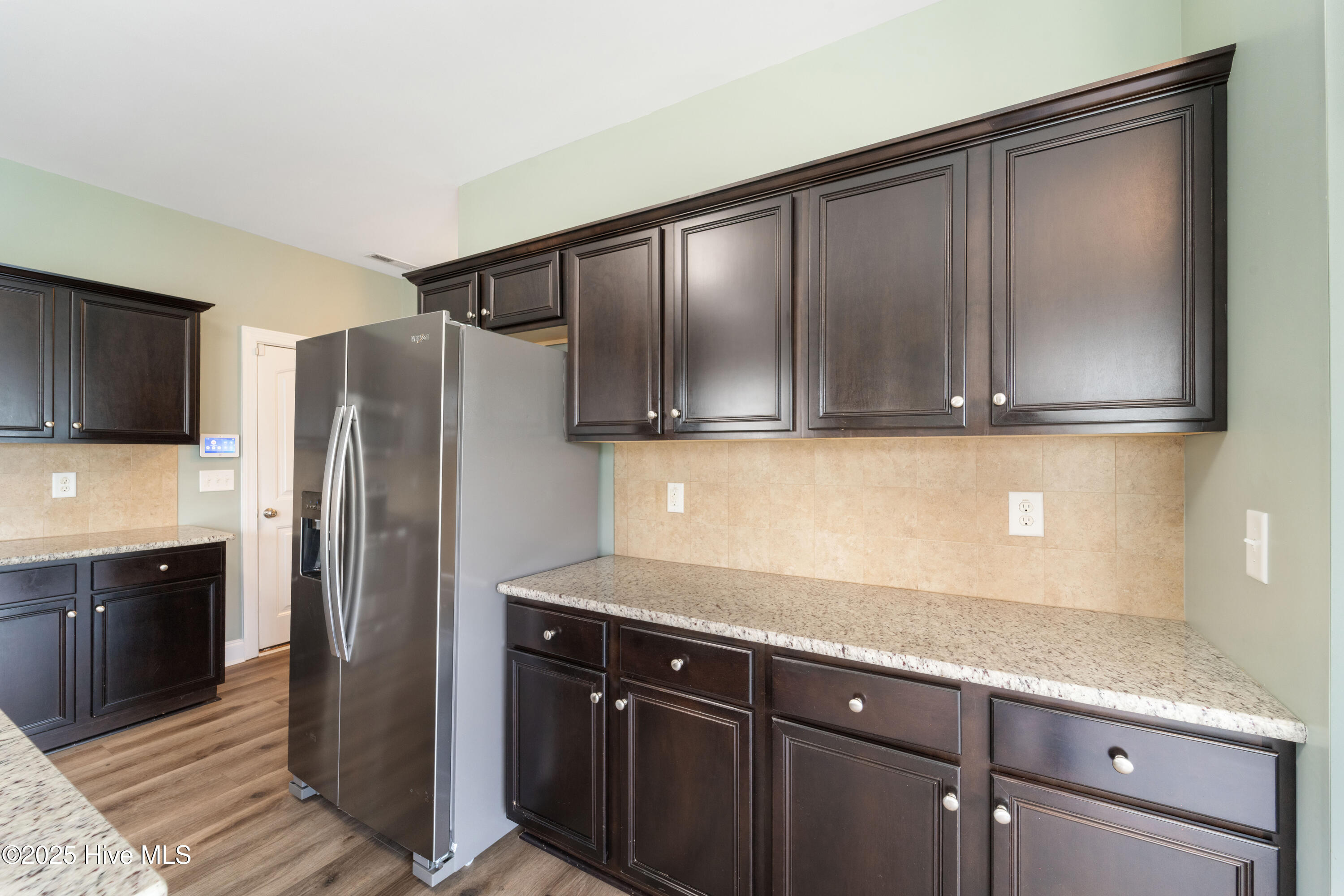 100525842 | Photo 43