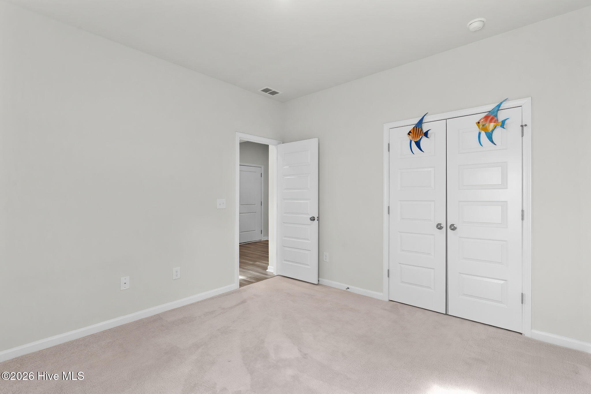 100557822 | Photo 10