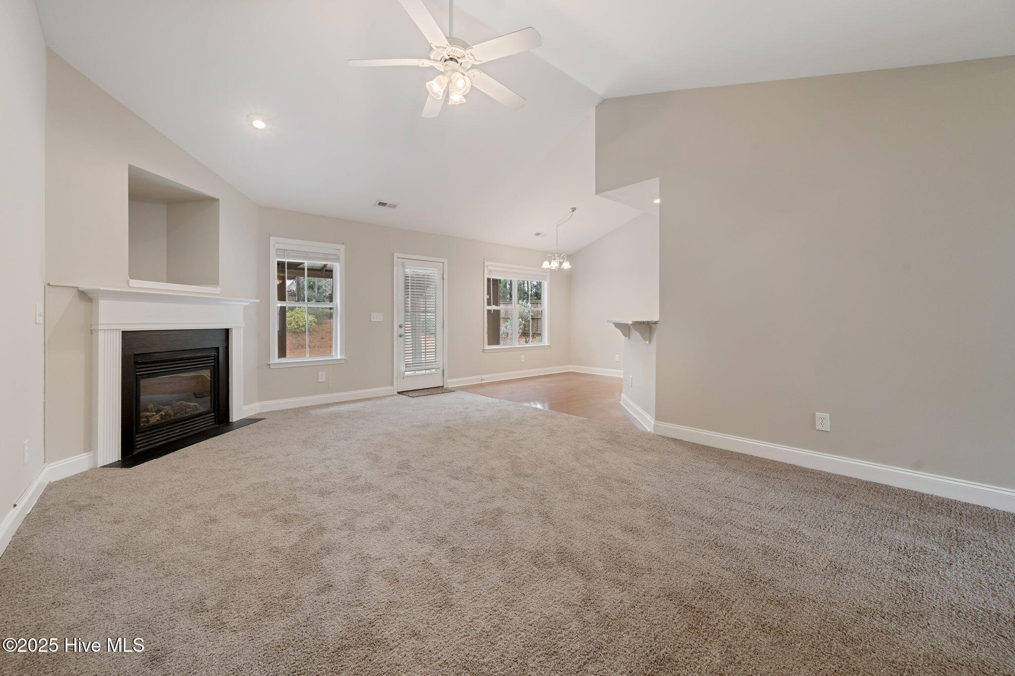 100525052 | Photo 10