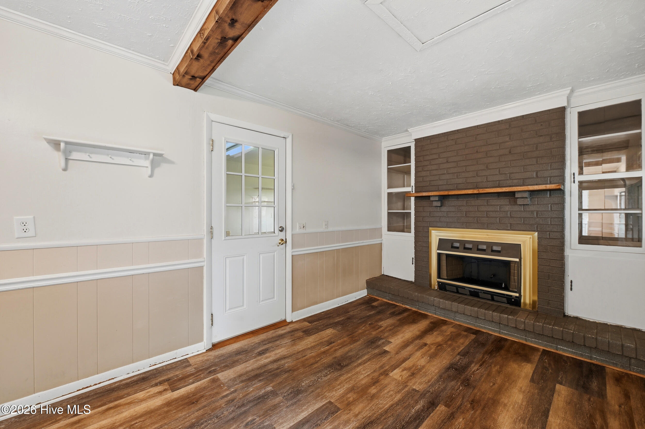 100562912 | Photo 24