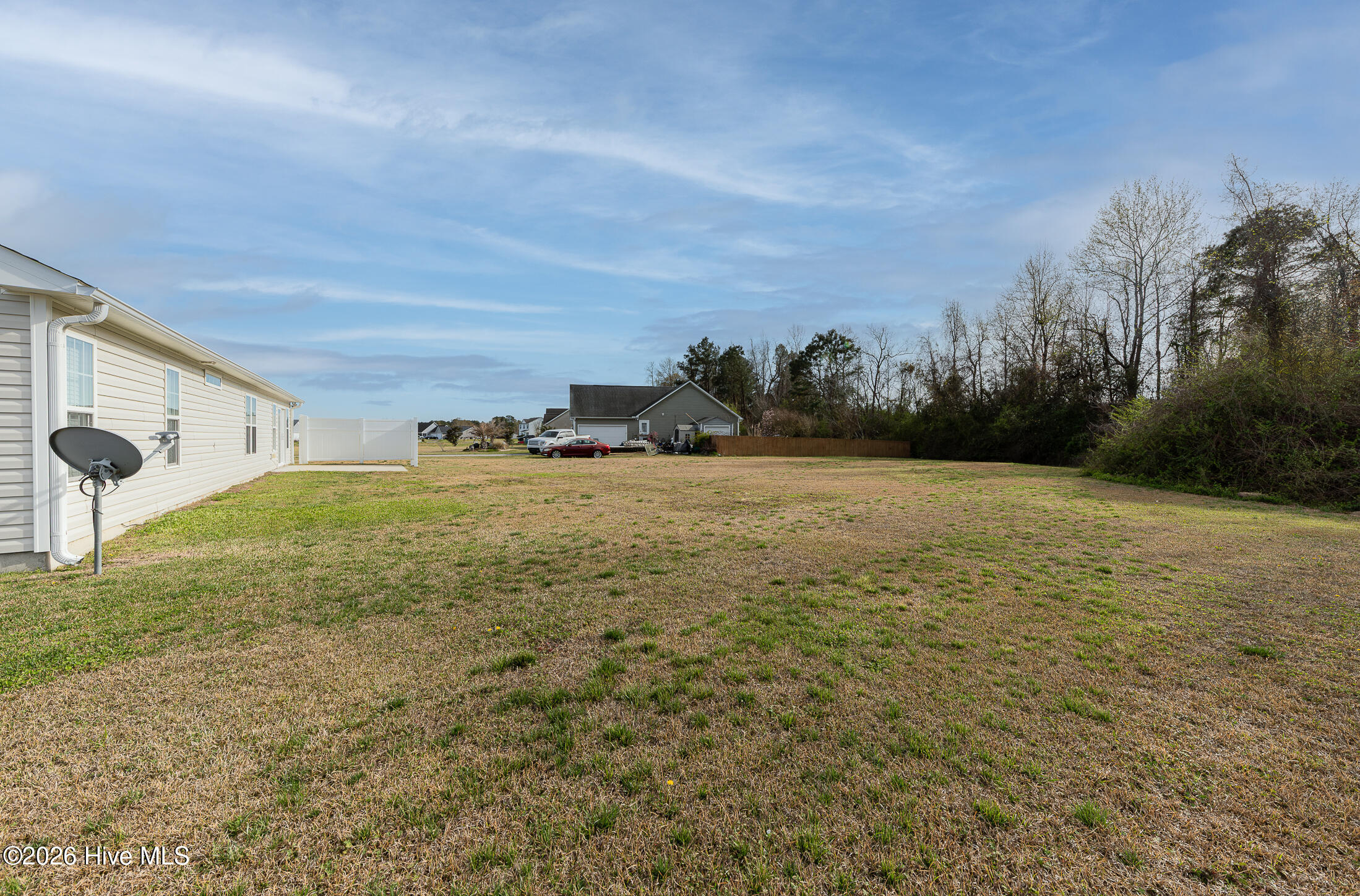 100561877 | Photo 35