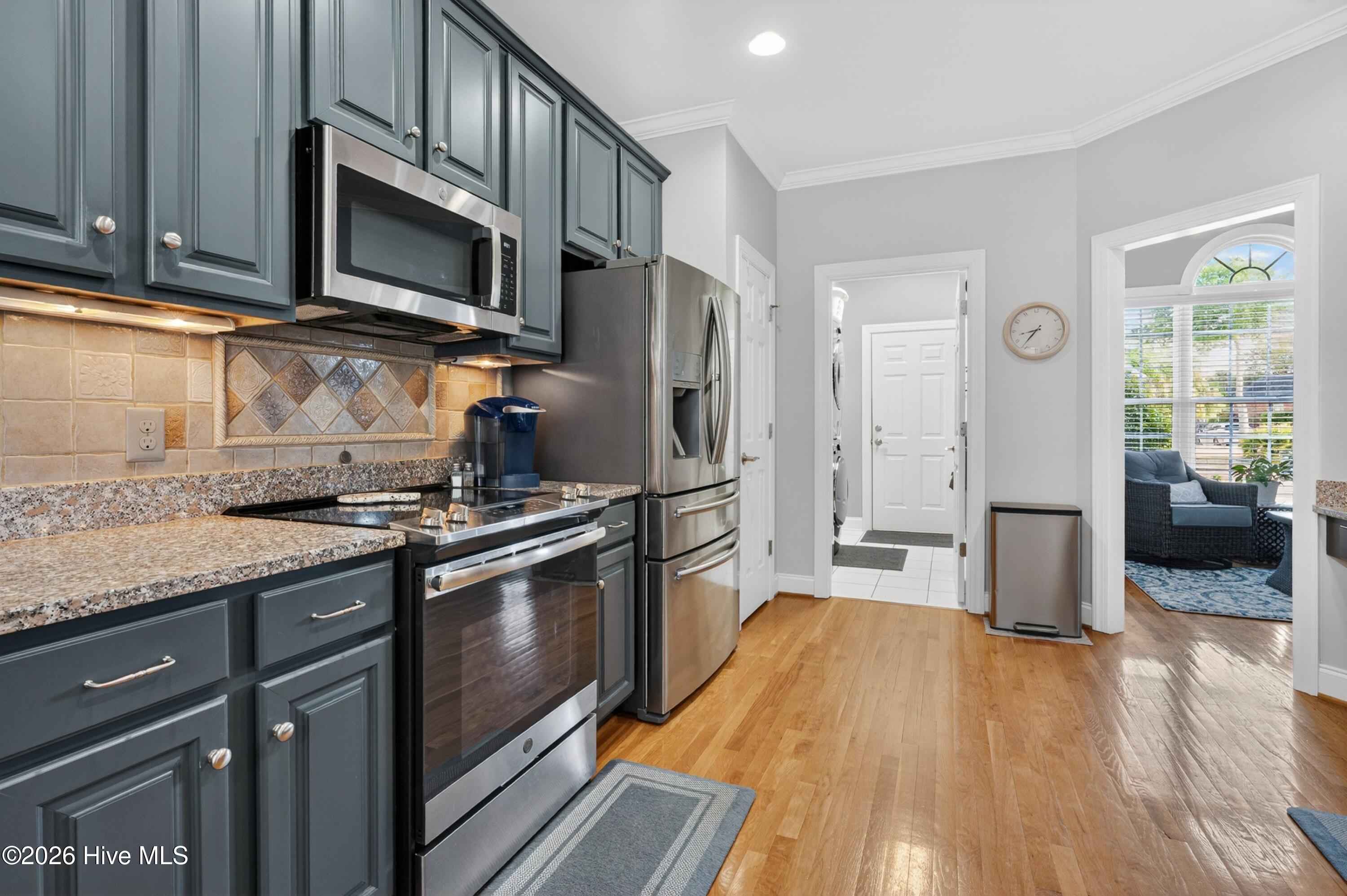 100567726 | Photo 20