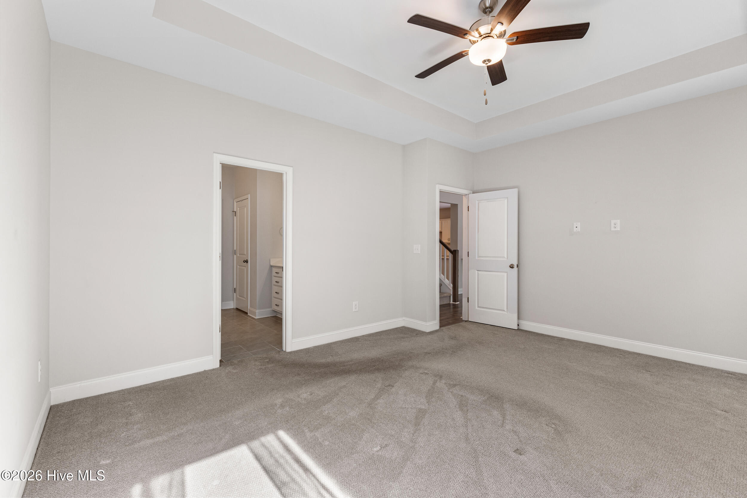 100535849 | Photo 13