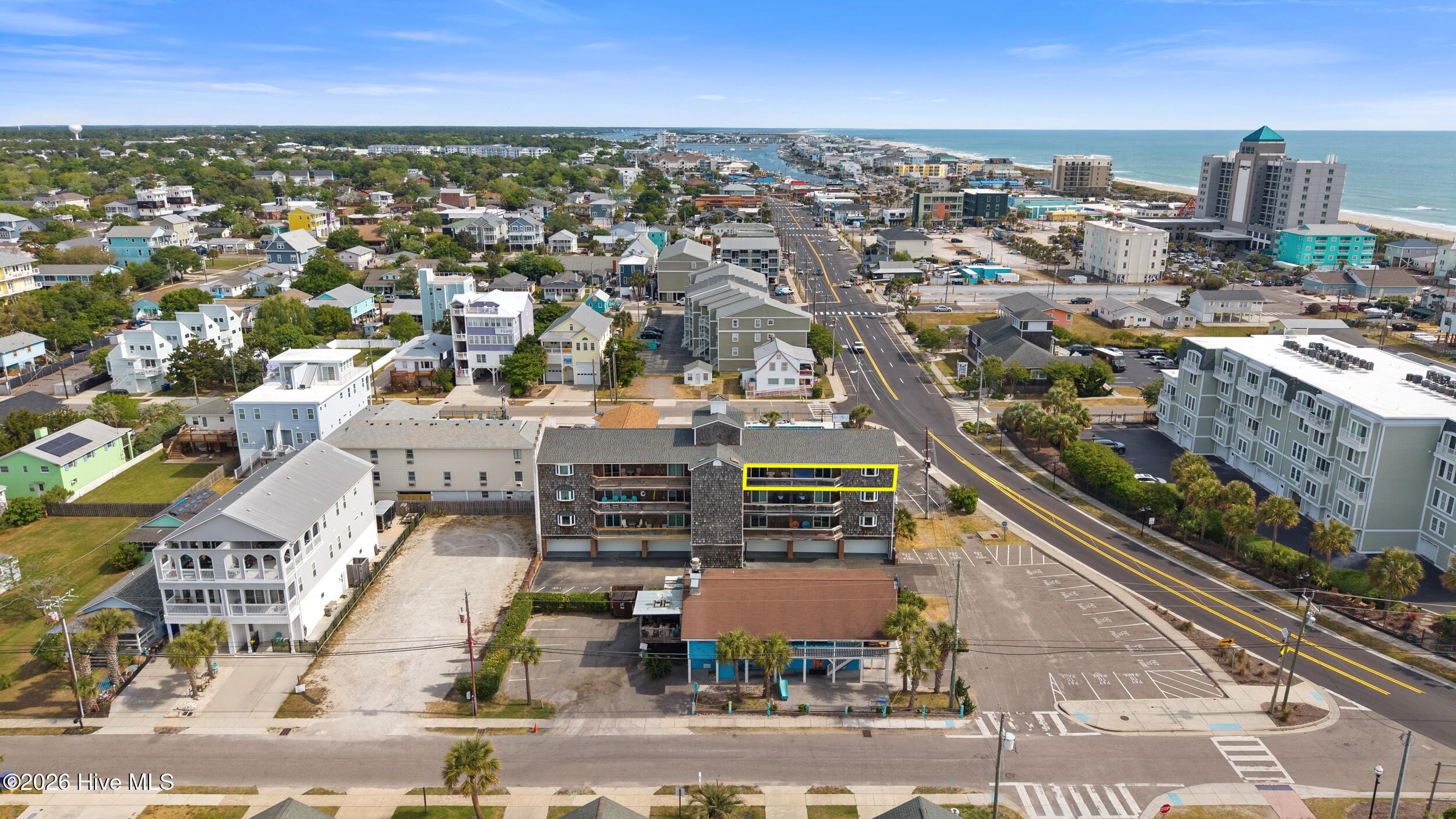 100569323 | Photo 35