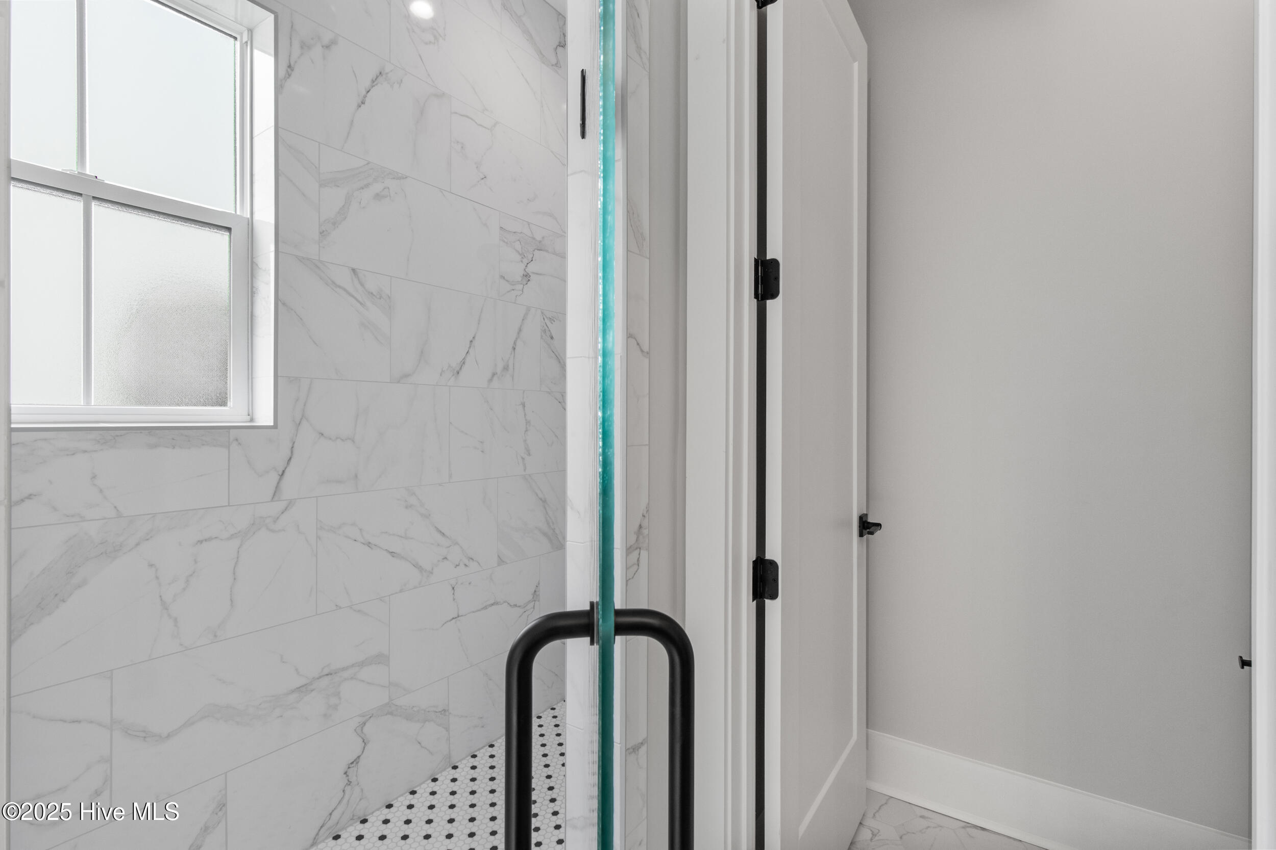 Dual vanity with custom tile work