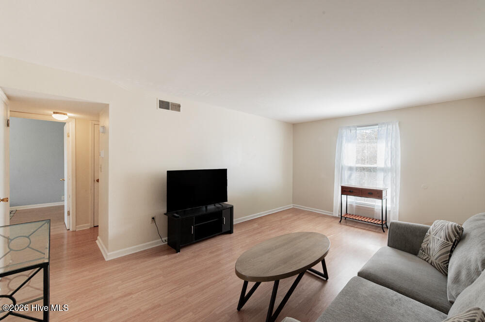 Listing Photo 4 - Condo for sale in building located at 1020 Carriage Dr, Aiken, SC 29803 - Unit #Apt D
