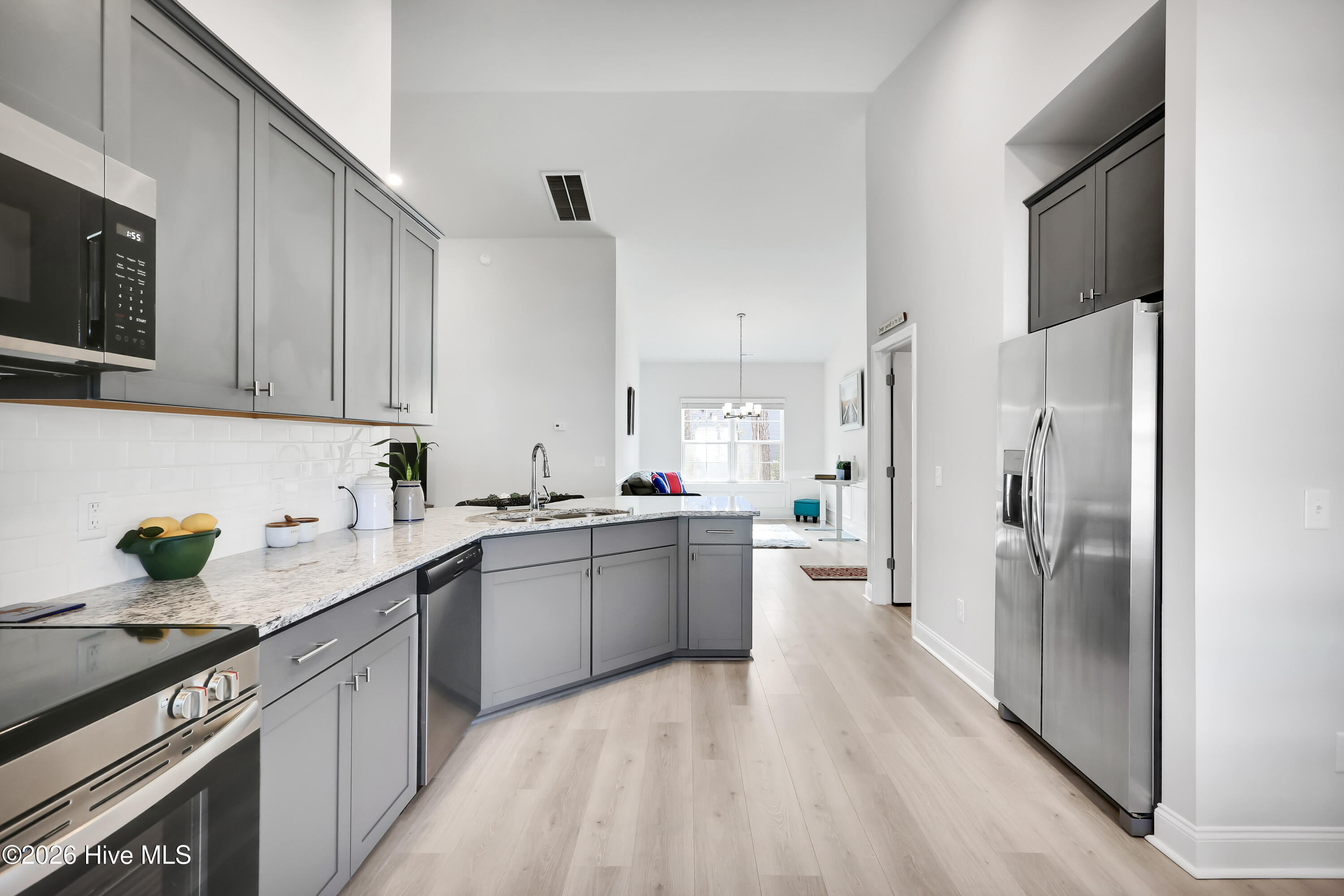 100552855 | Photo 13