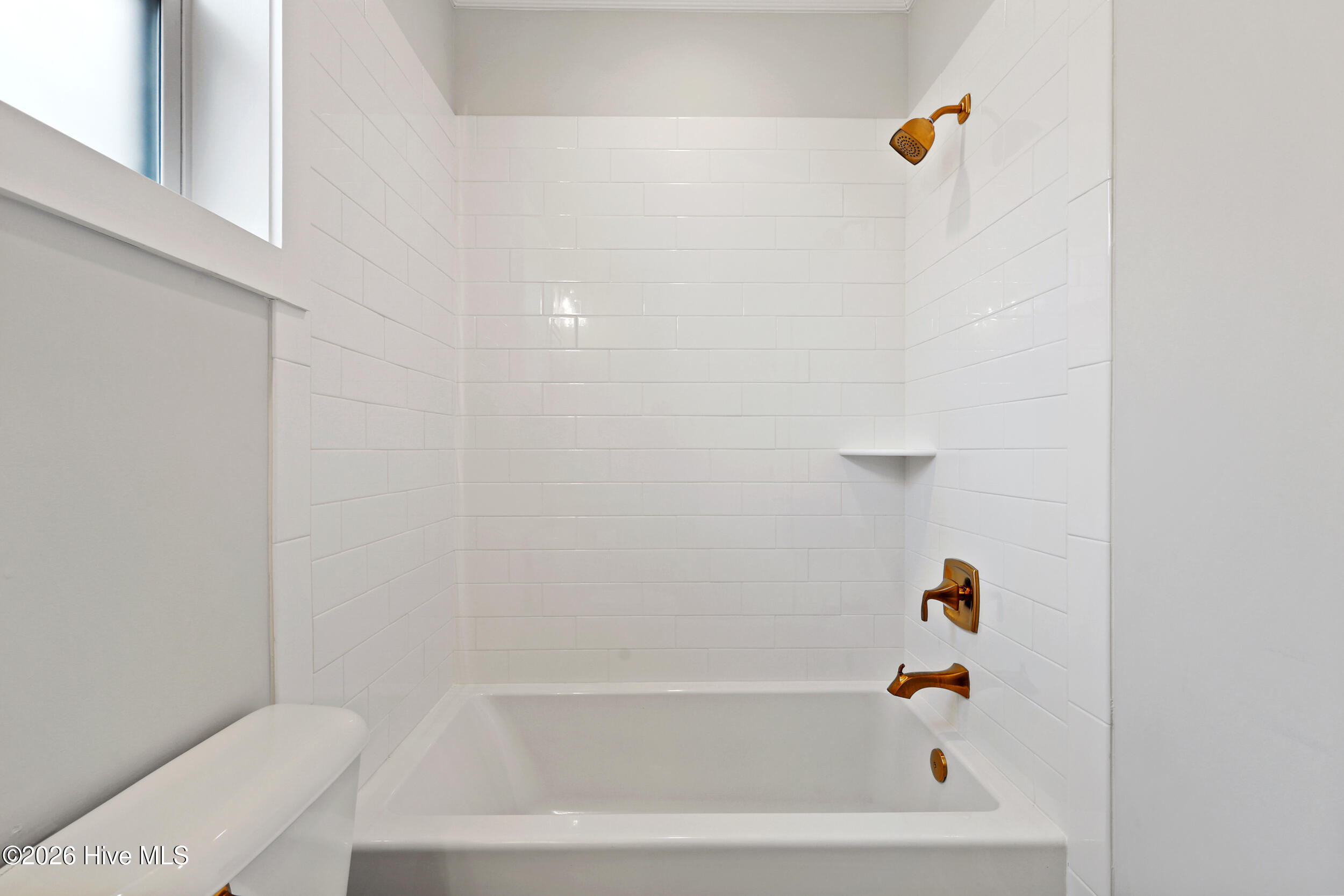 100551729 | Photo 31