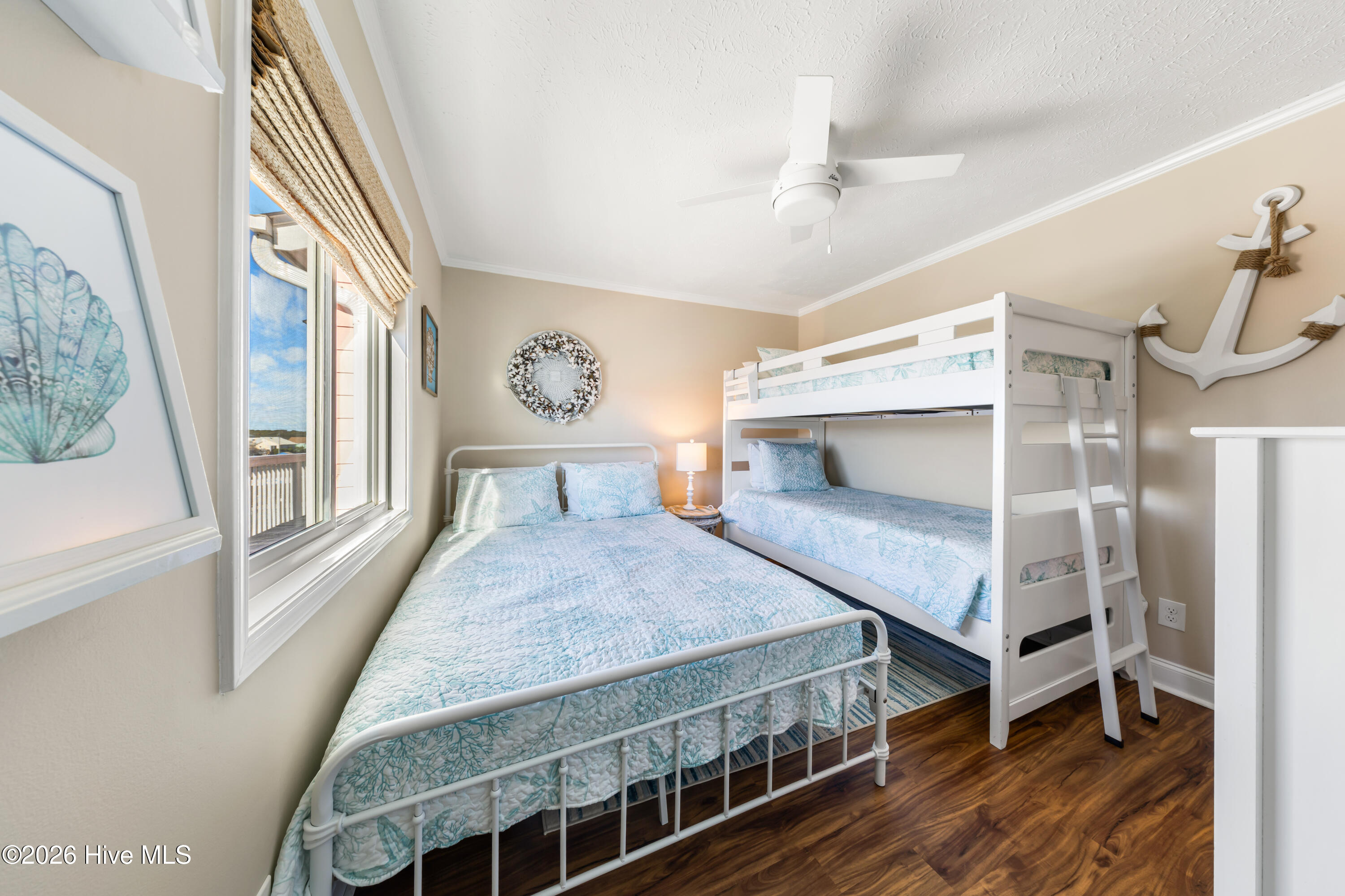 100550071 | Photo 32