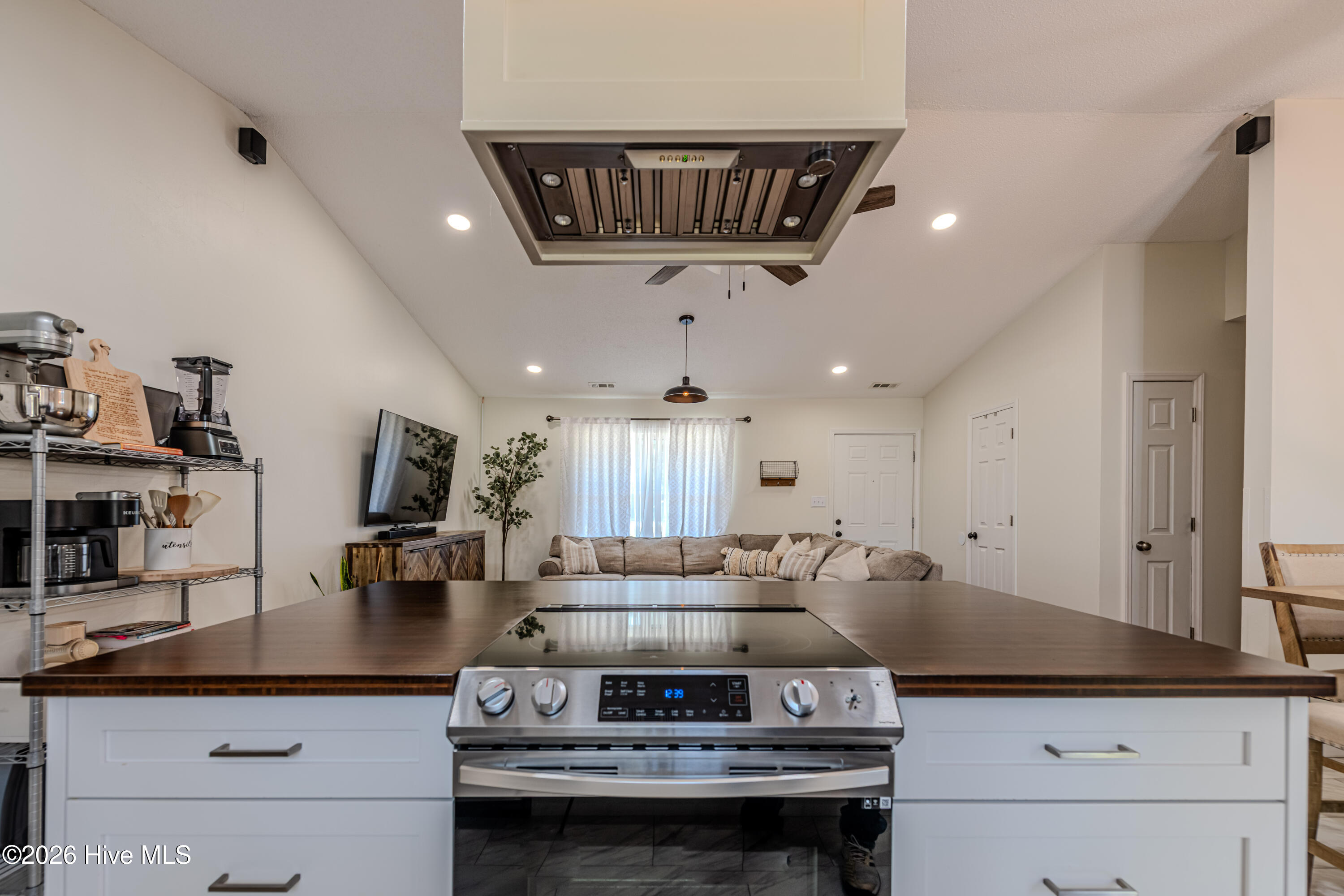 100564633 | Photo 32