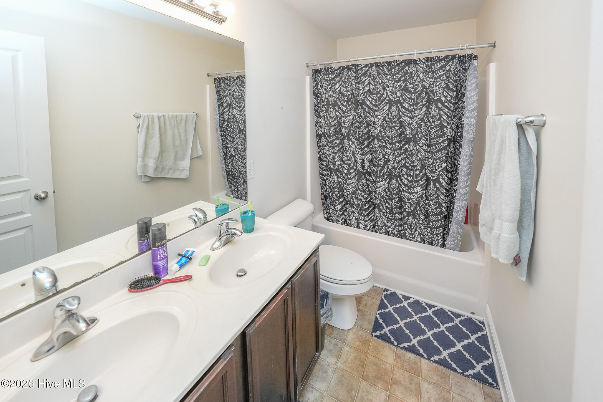 100561361 | Photo 18